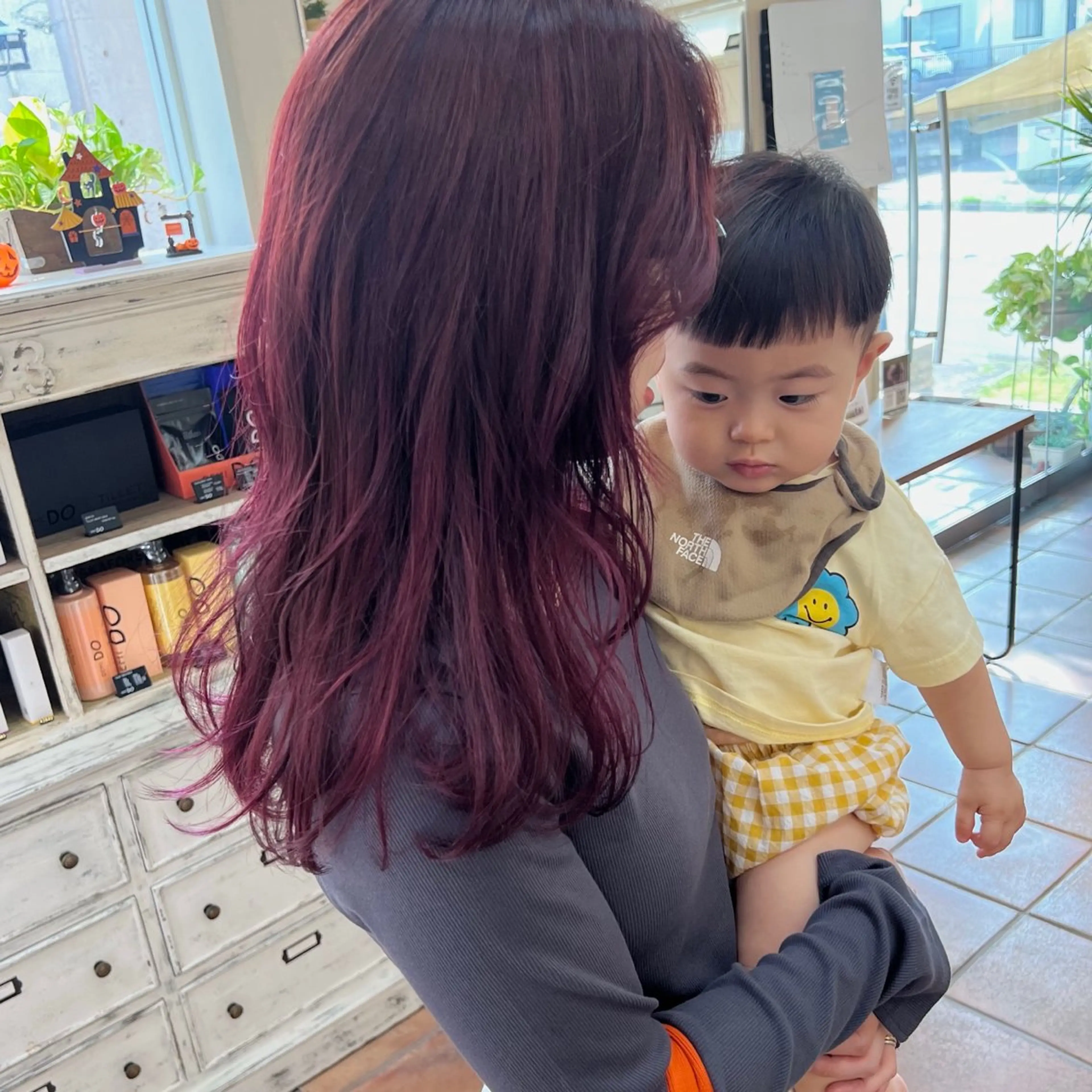 ミディアム カラー ボルドーカラー レッドカラー 大久保 佳那のヘアスタイル