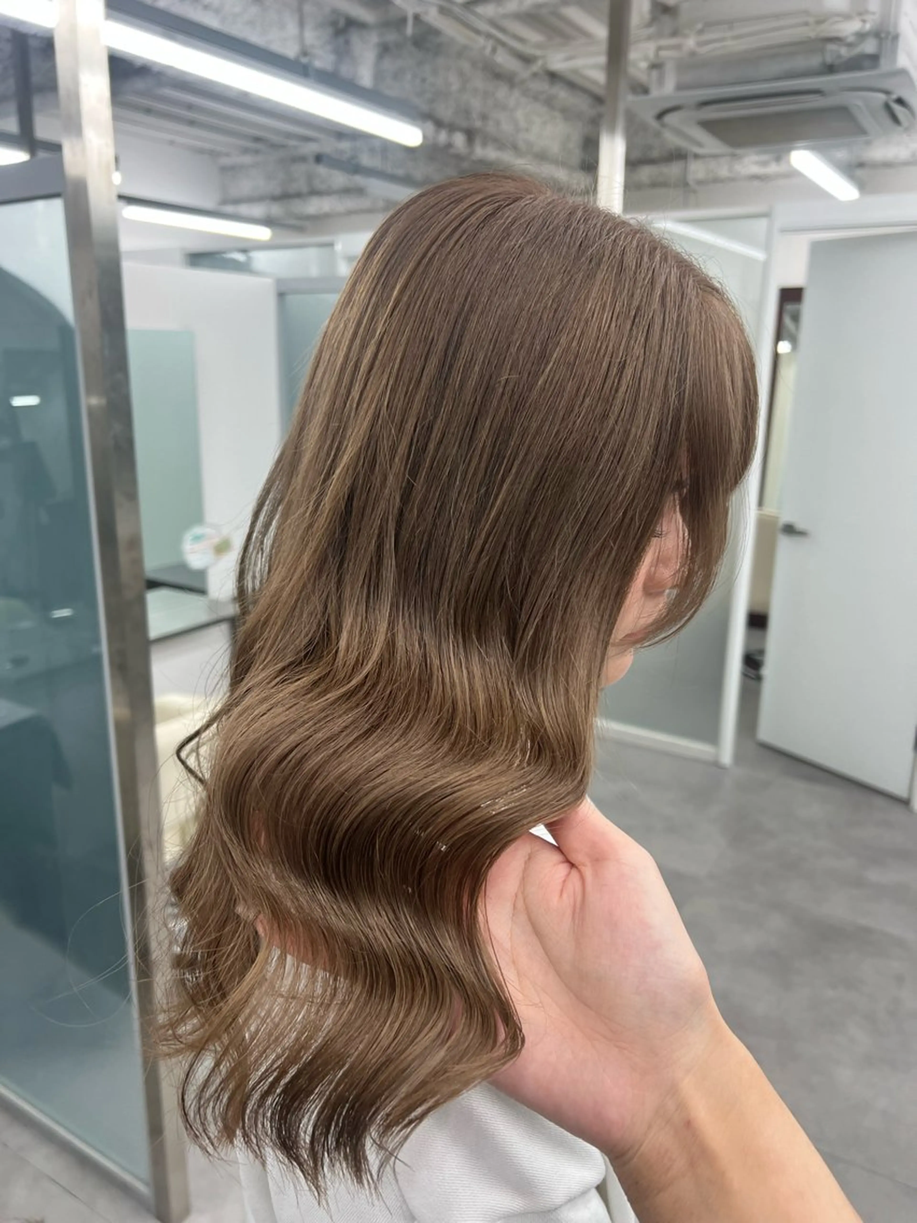 ミディアム カラー ベージュカラー ブリーチ 難波/ハイトーン 🦋AOI🦋のヘアスタイル