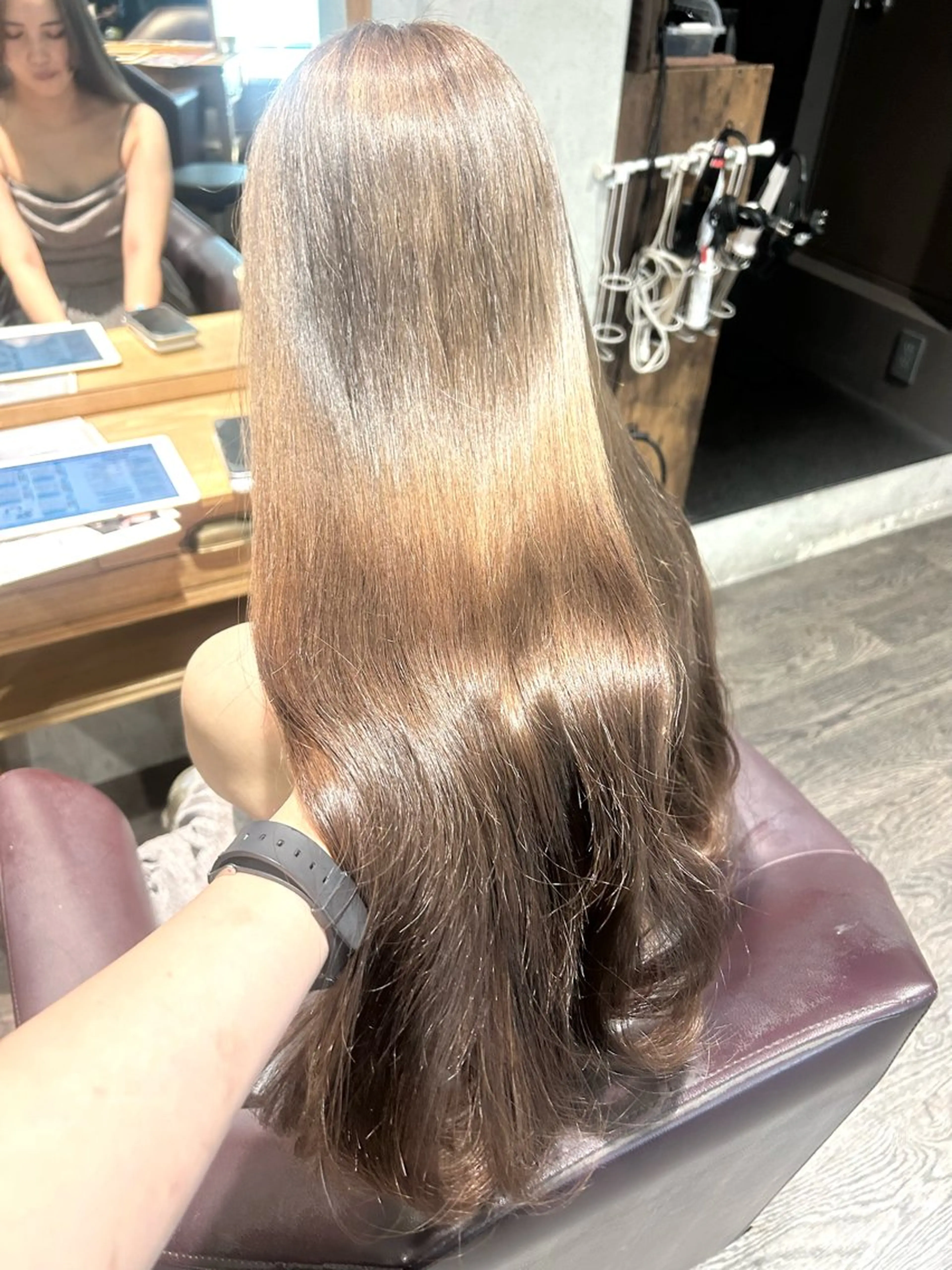 ロング カラー ベージュカラー ブリーチ カット ヘアカラー トリートメント パーソナルカラー 診断🍀マリンのヘアスタイル