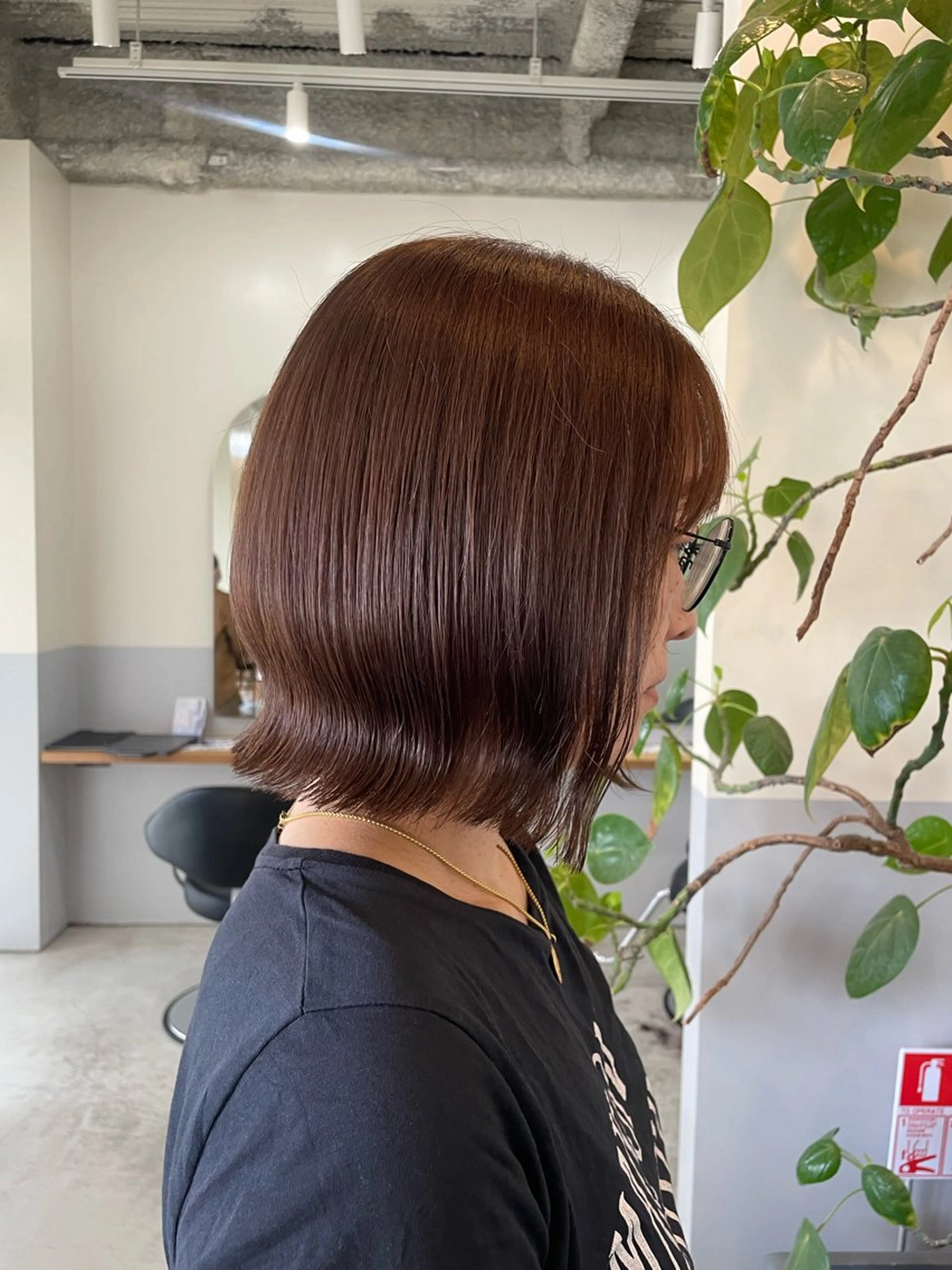 ミディアム 小久保 里紗のヘアスタイル