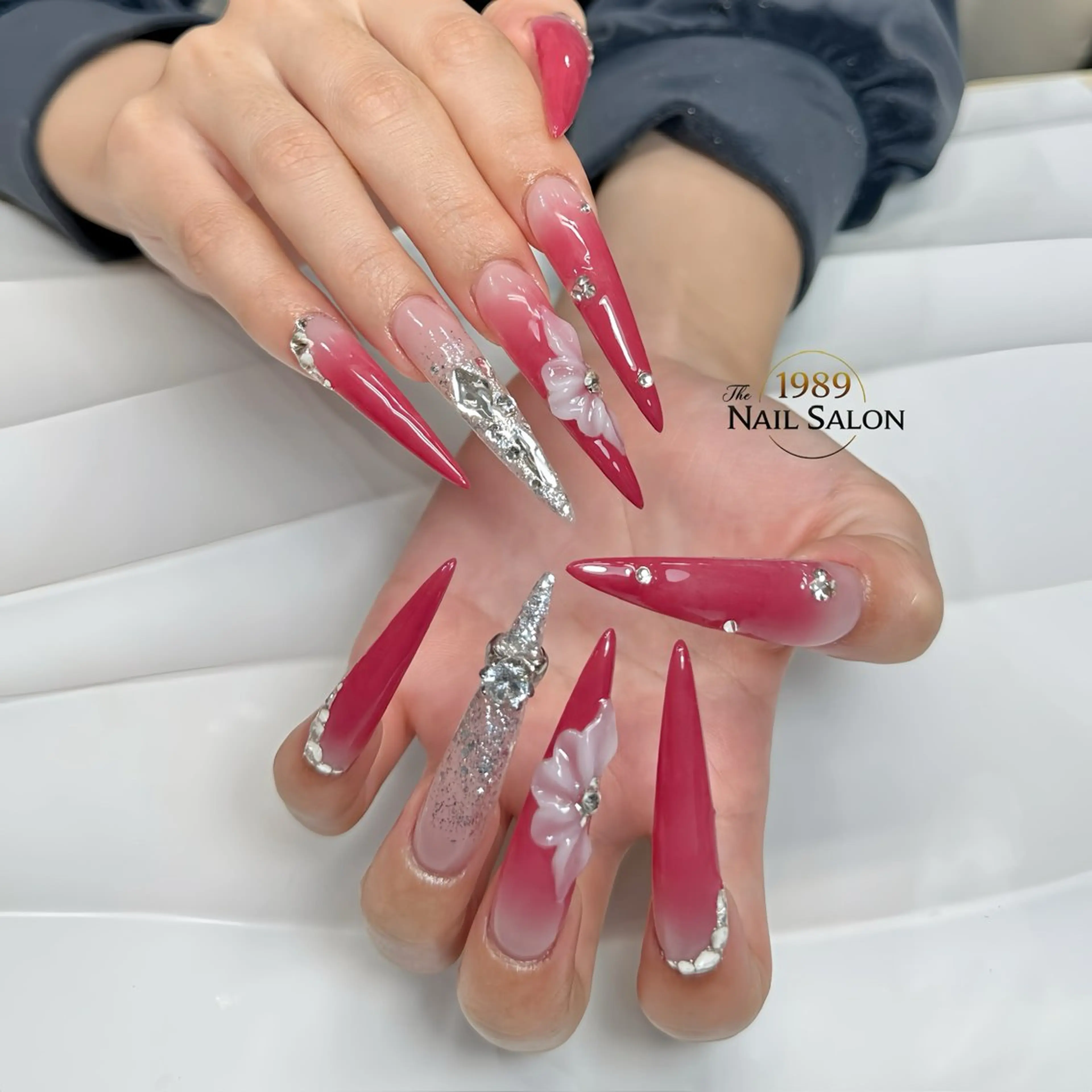 ネイル ロングネイル スーパーロングネイル ハンドネイル The 1989 Nail Salonのネイルデザイン