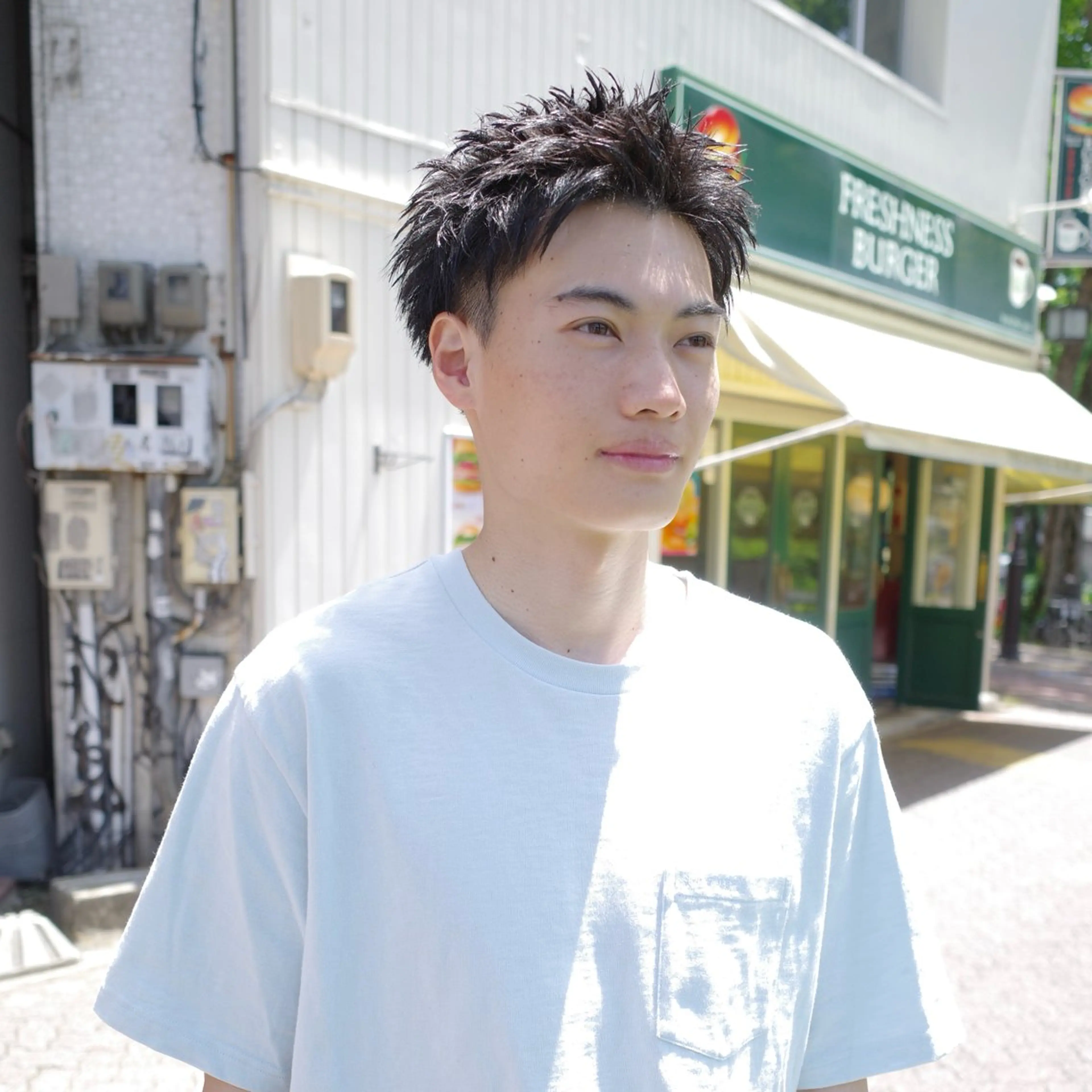 メンズ スパイキーショート 刈り上げ ヨシカワ タツキのヘアスタイル