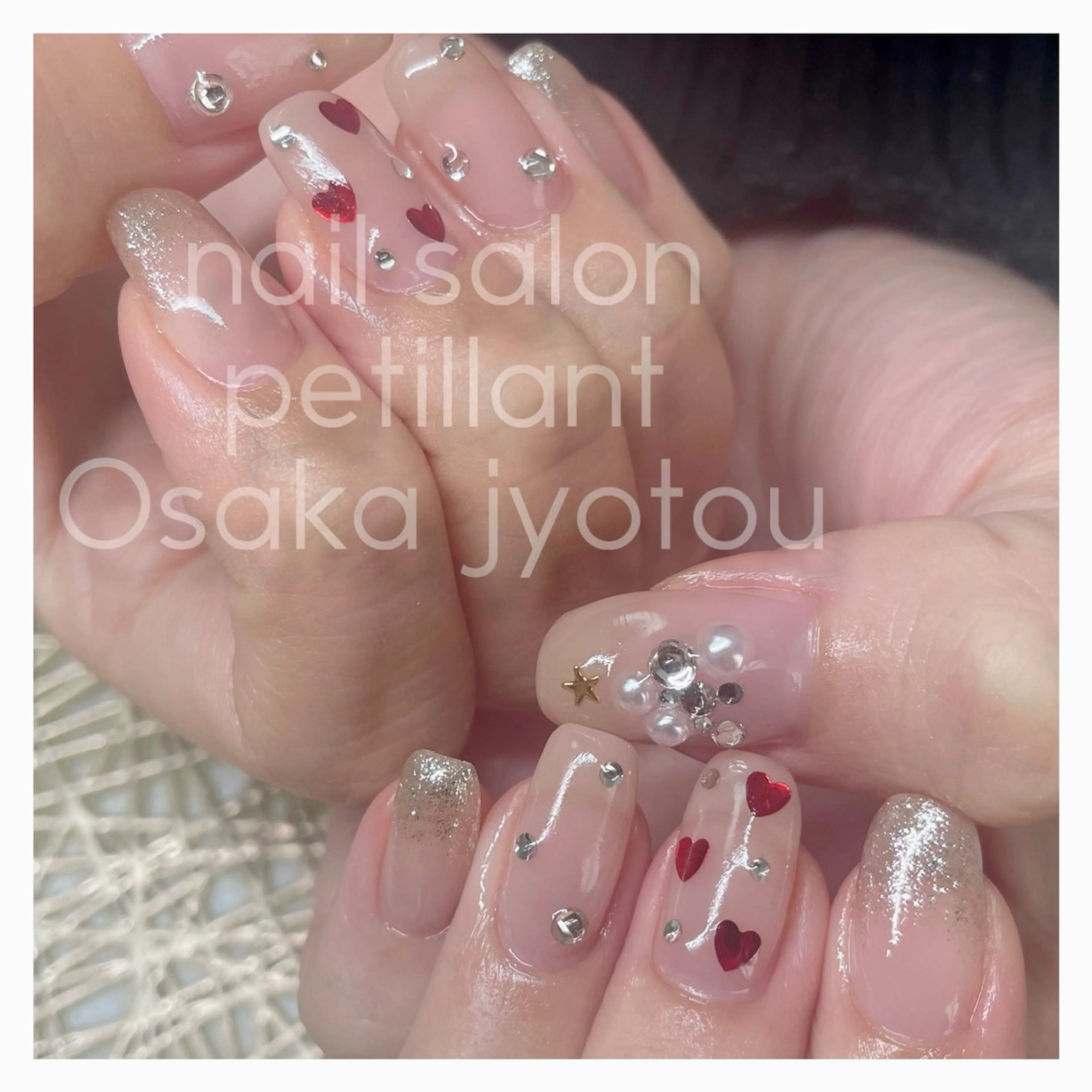 ネイル キラキラネイル シンプルネイル 冬ネイル クリスマス petillant所属・nail salon petillantのネイルデザイン