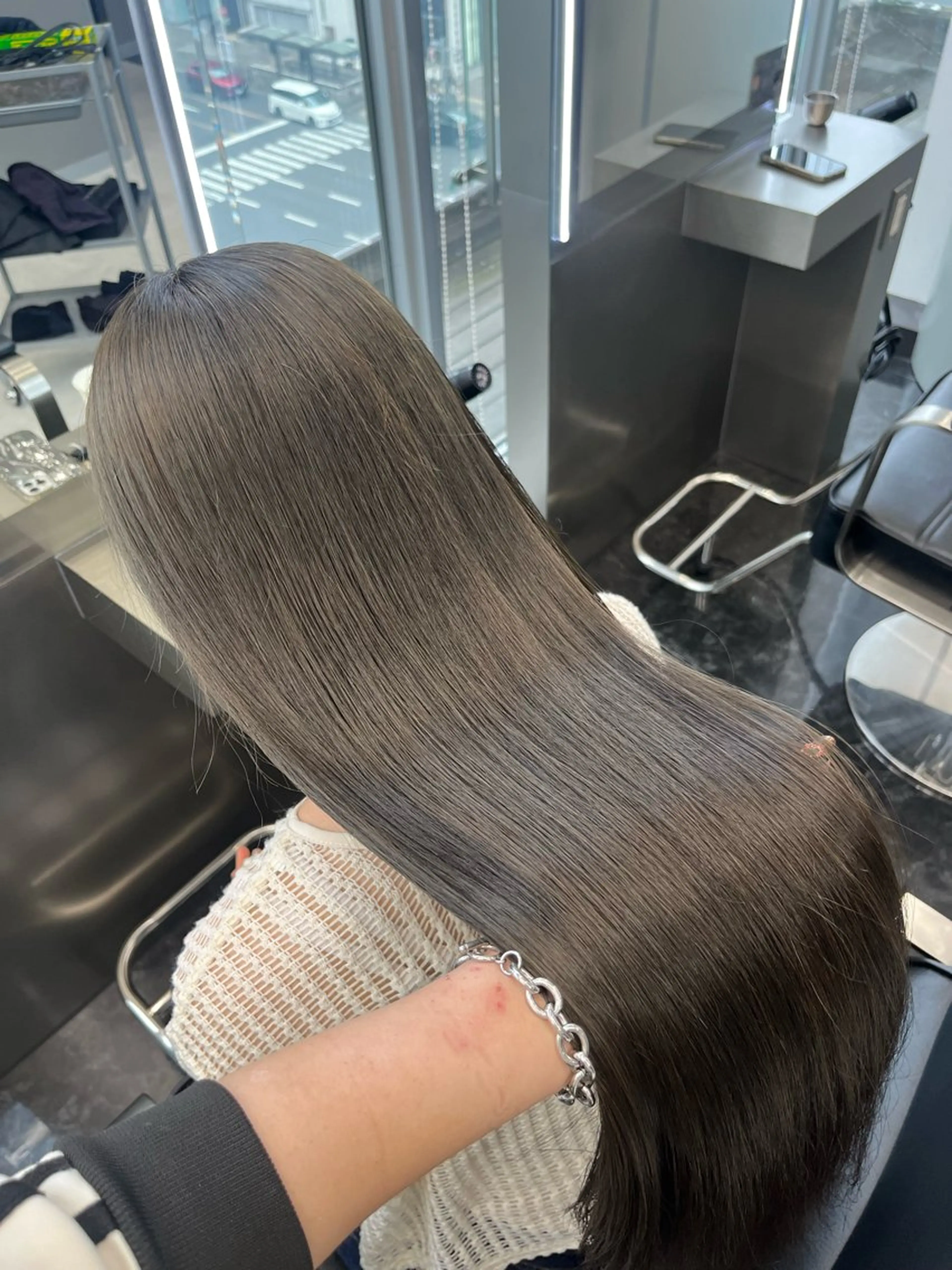 ロング カラー ヘアアレンジ ベージュカラー ブリーチ 透明感カラー オリーブベージュ ヘアカラー トリートメント ヘアセット ハイトーン/透明感 髪質改善/rinaのヘアスタイル