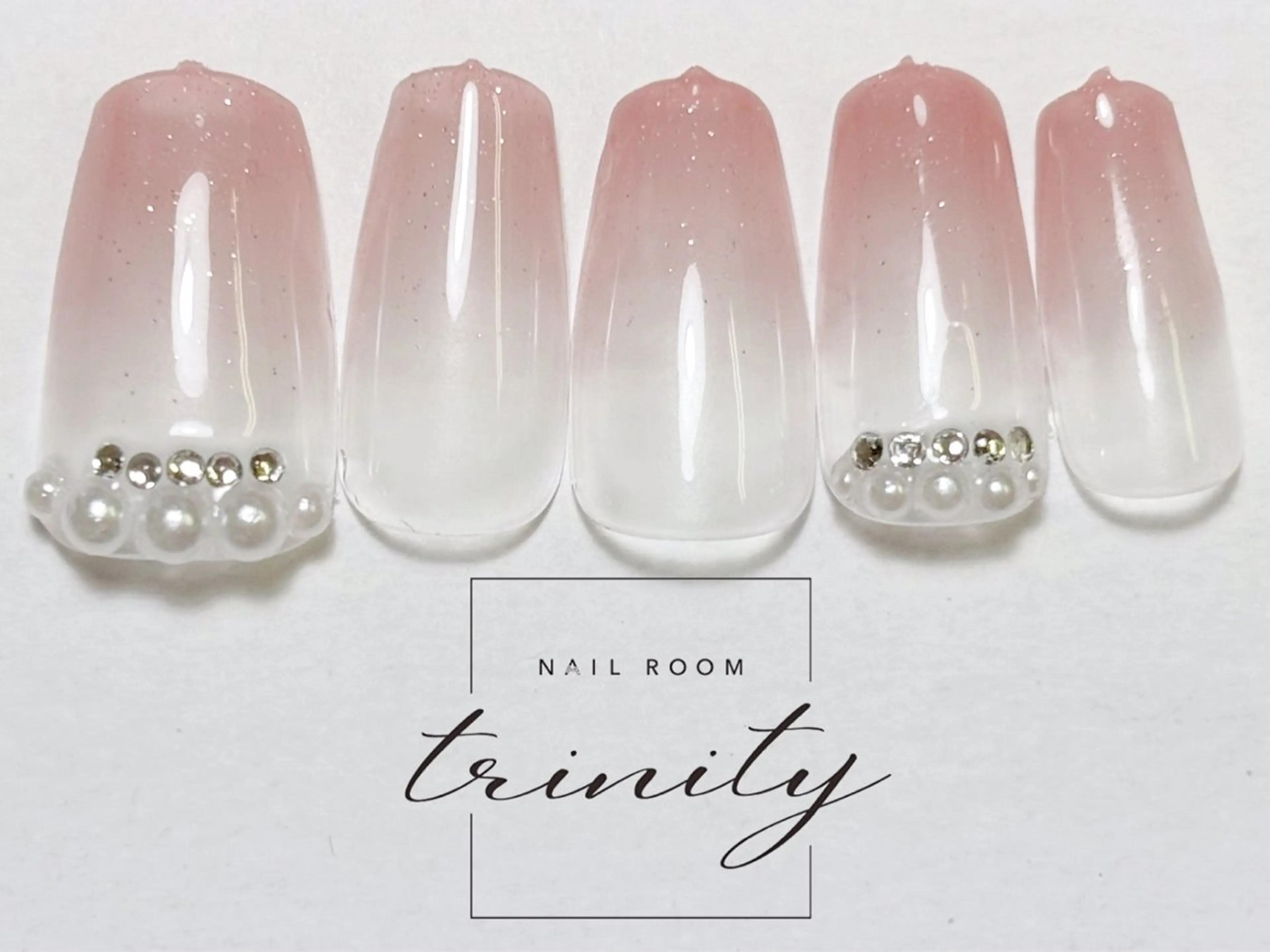 ネイル Trinity ネイリストスタッフのネイルデザイン