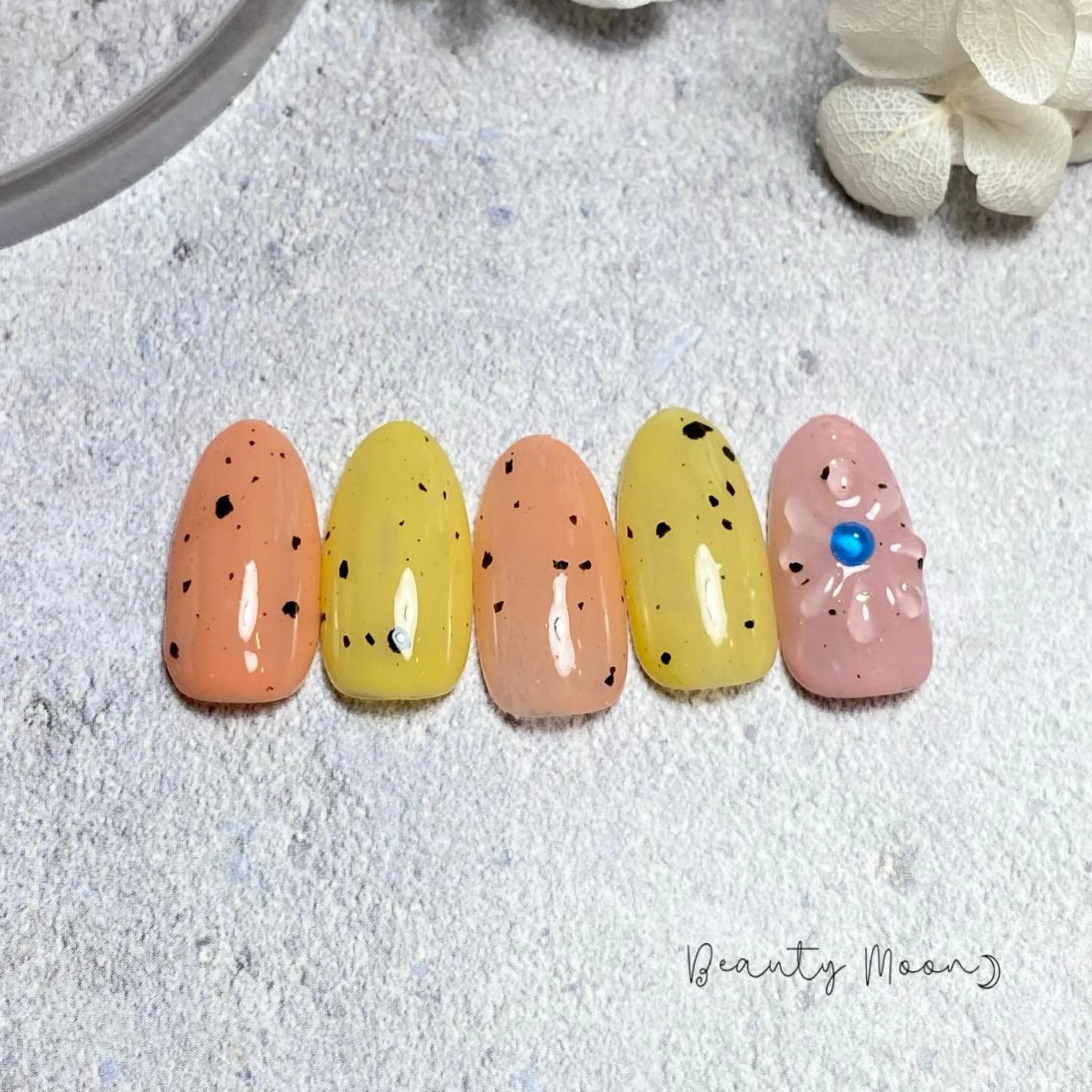 ネイル アートネイル ブルー ハート ミラーネイル ぷっくりネイル beauty ☪︎moonのネイルデザイン