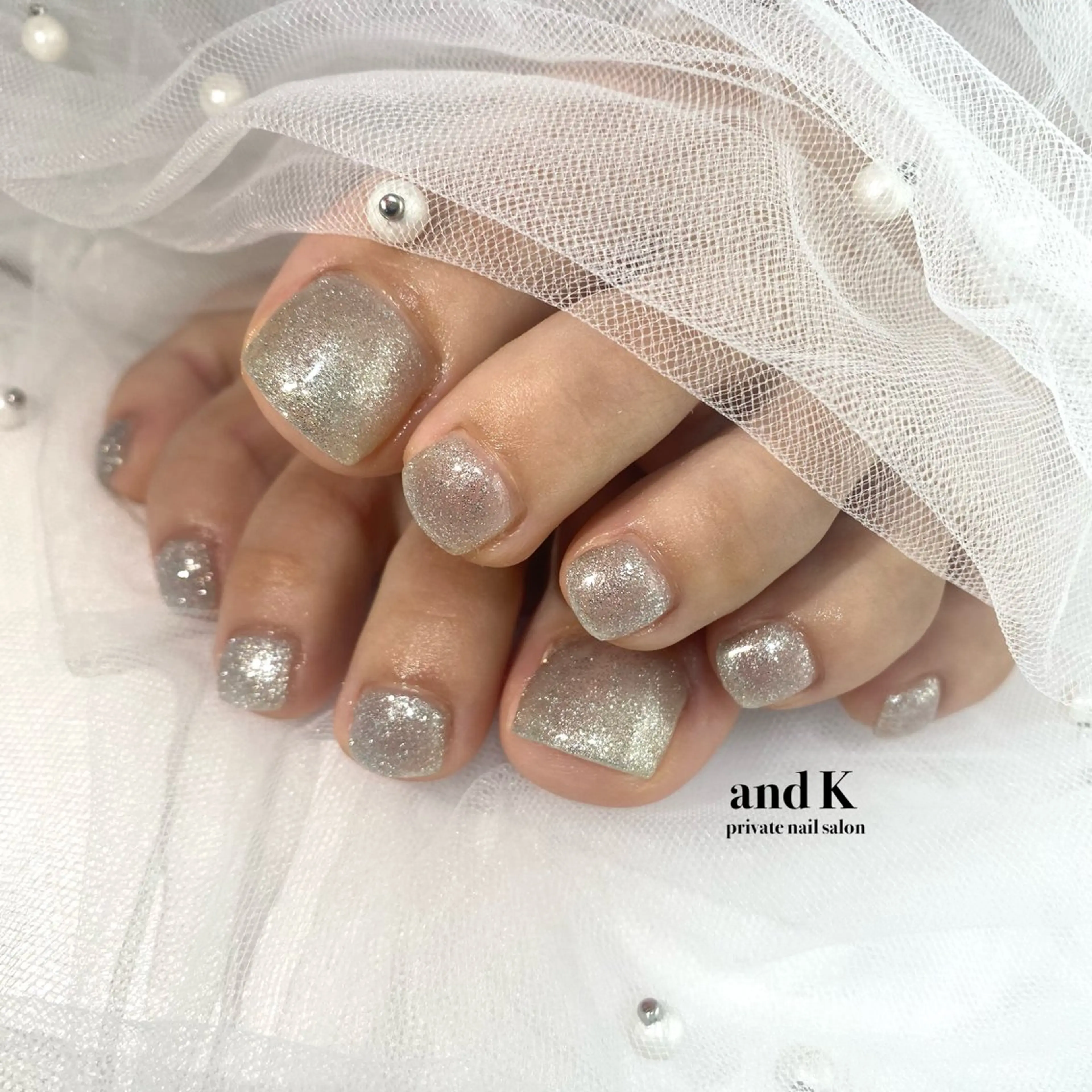 ネイル フットネイル ラメ(グリッター) シルバー andK nail salonのネイルデザイン
