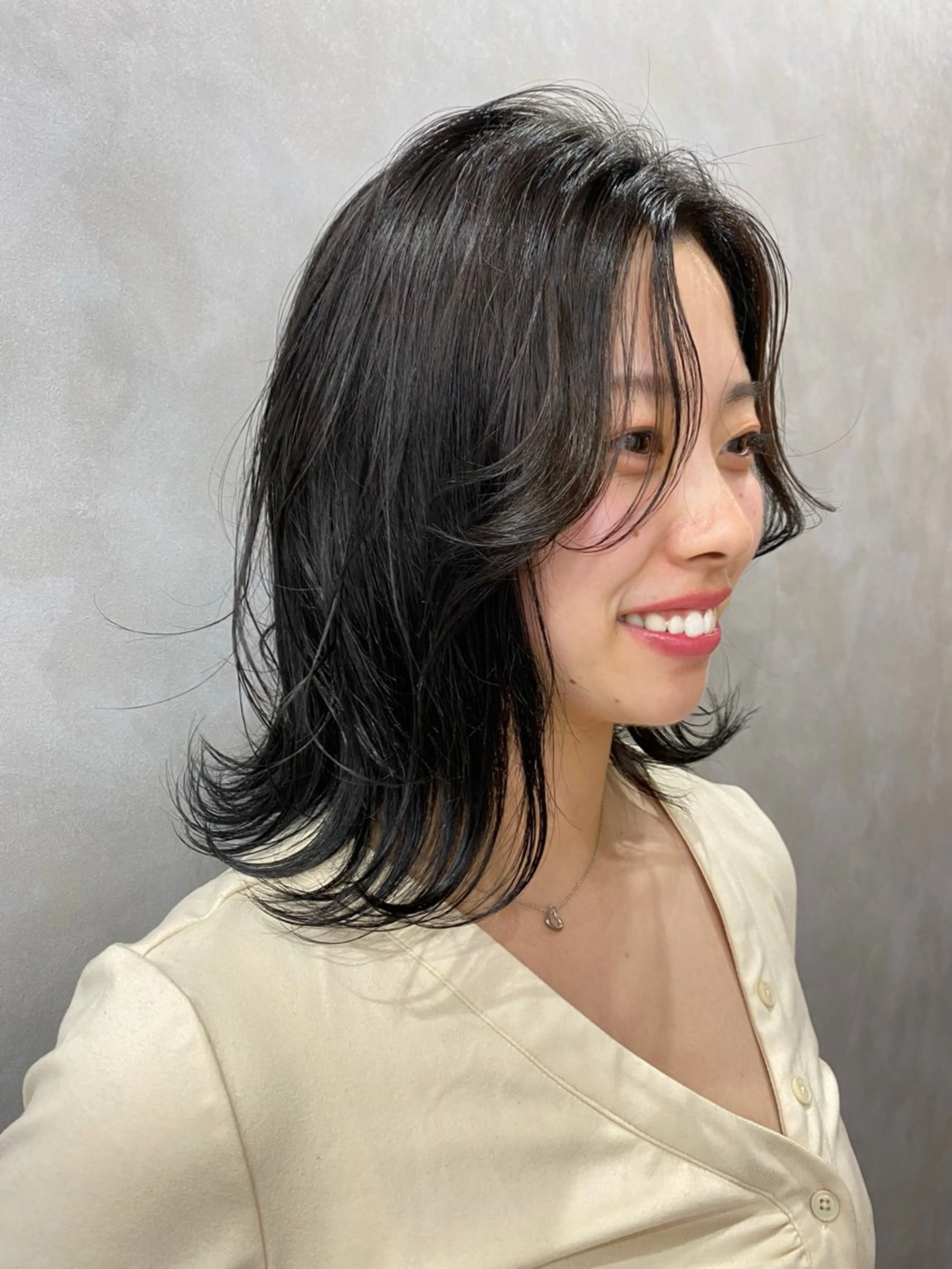 カラー 黒髪 中尾 未来のヘアスタイル