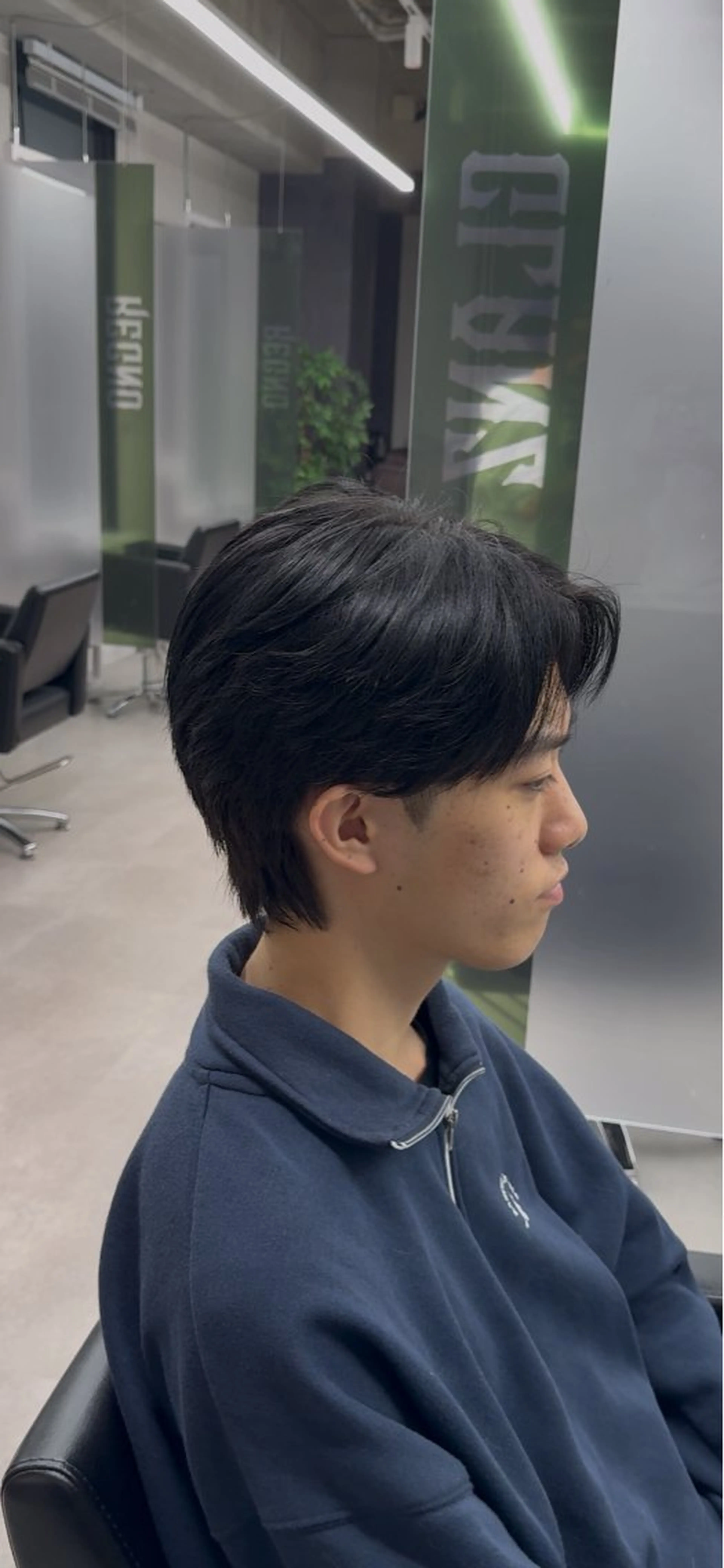 ショート メンズ センターパート カット ヘアカラー REGNO.by.GLANZ メンズサロン所属・榮 祈和人のヘアスタイル