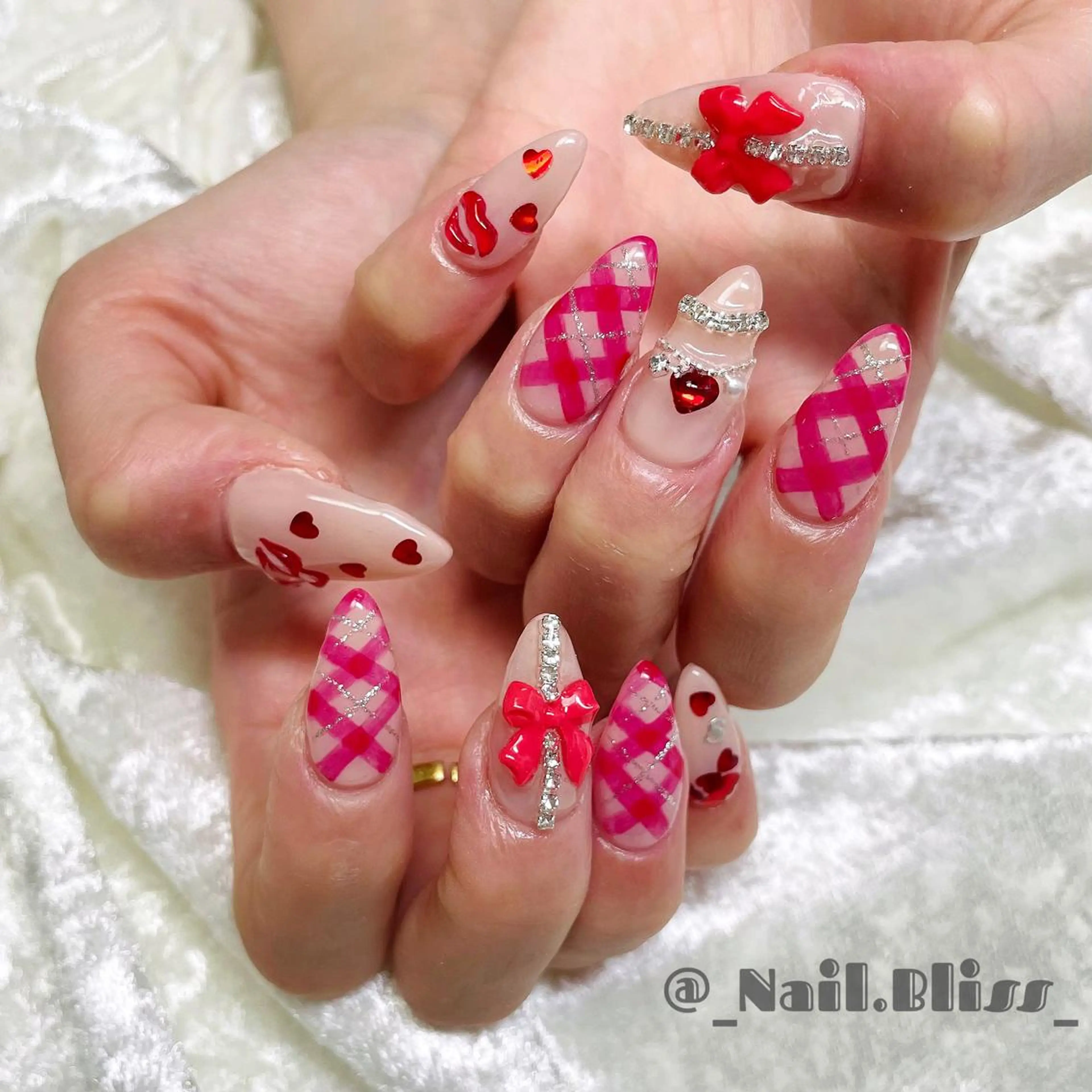 ネイル 赤色 ハンドネイル NAIL BLISSのネイルデザイン
