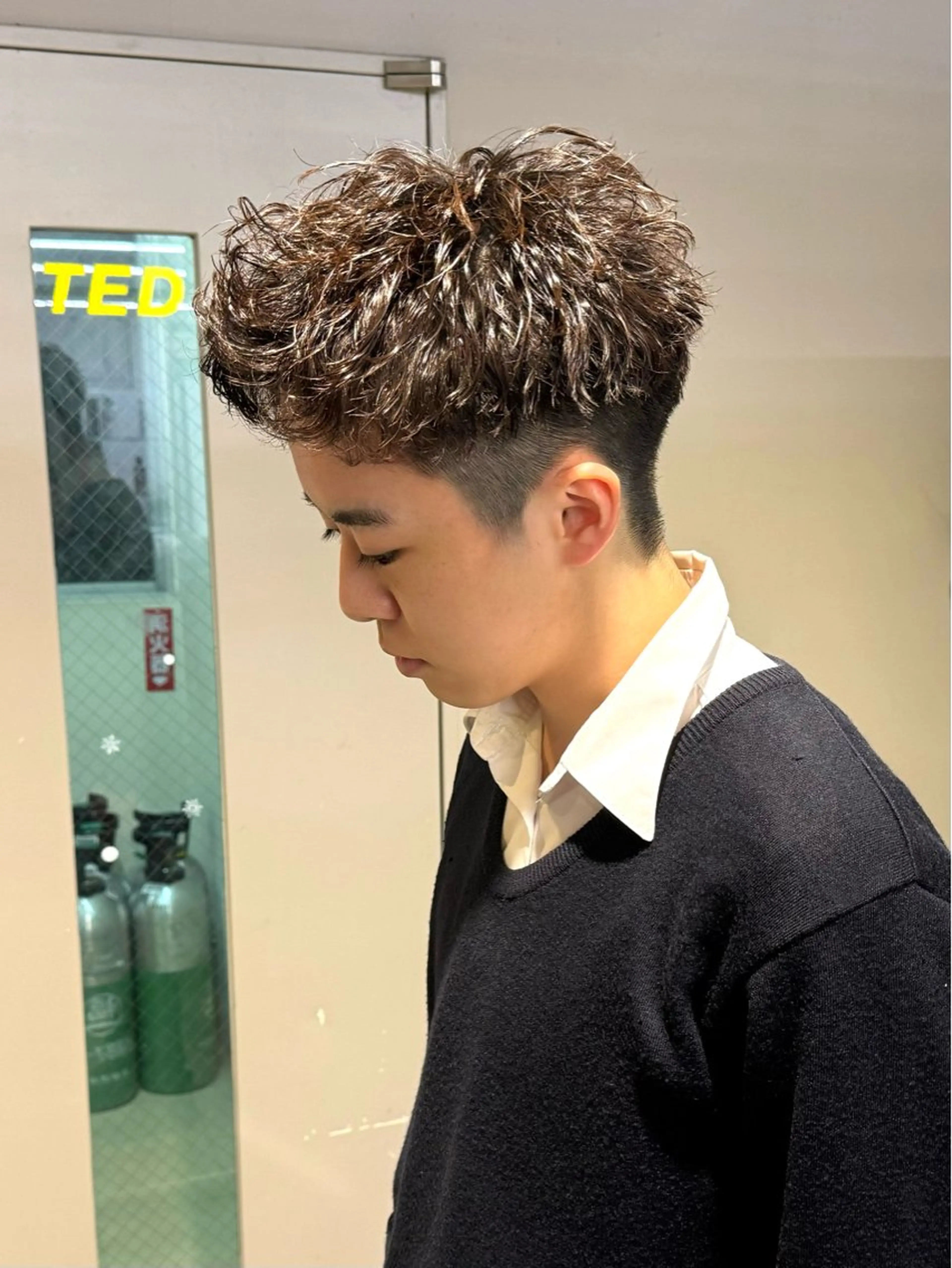 ショート カラー パーマ ヘアアレンジ メンズ メンズパーマ メンズショート ショートヘア カット ヘアカラー パーマ トリートメント ヘアセット 顔まわりカット の達人のヘアスタイル