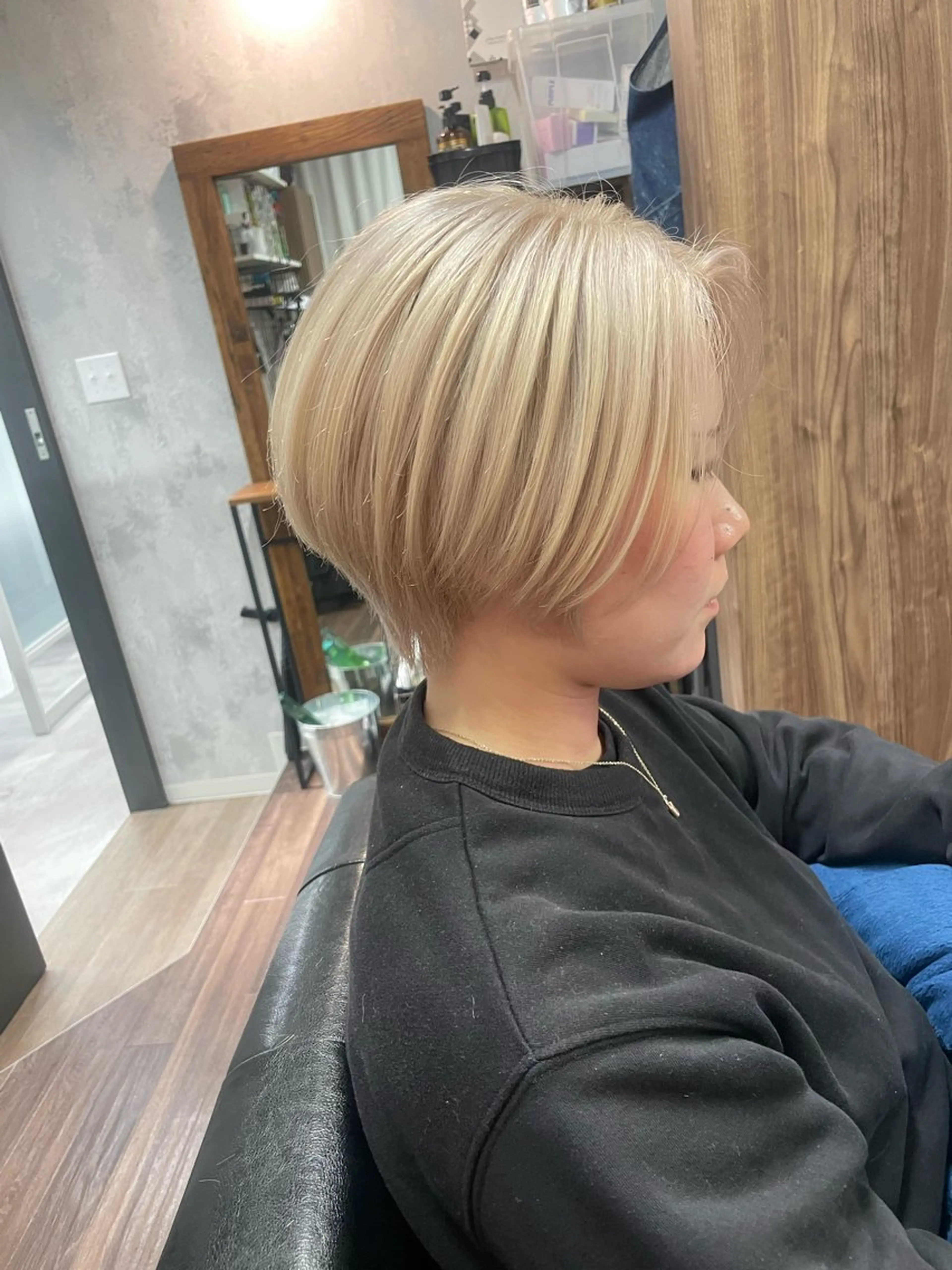 ショート カラー ハイトーンカラー ショートヘア ヘアカラー トリートメント Lull (シェアサロンReco VIProom)所属・Lull1人美容室 バレイヤージュのヘアスタイル