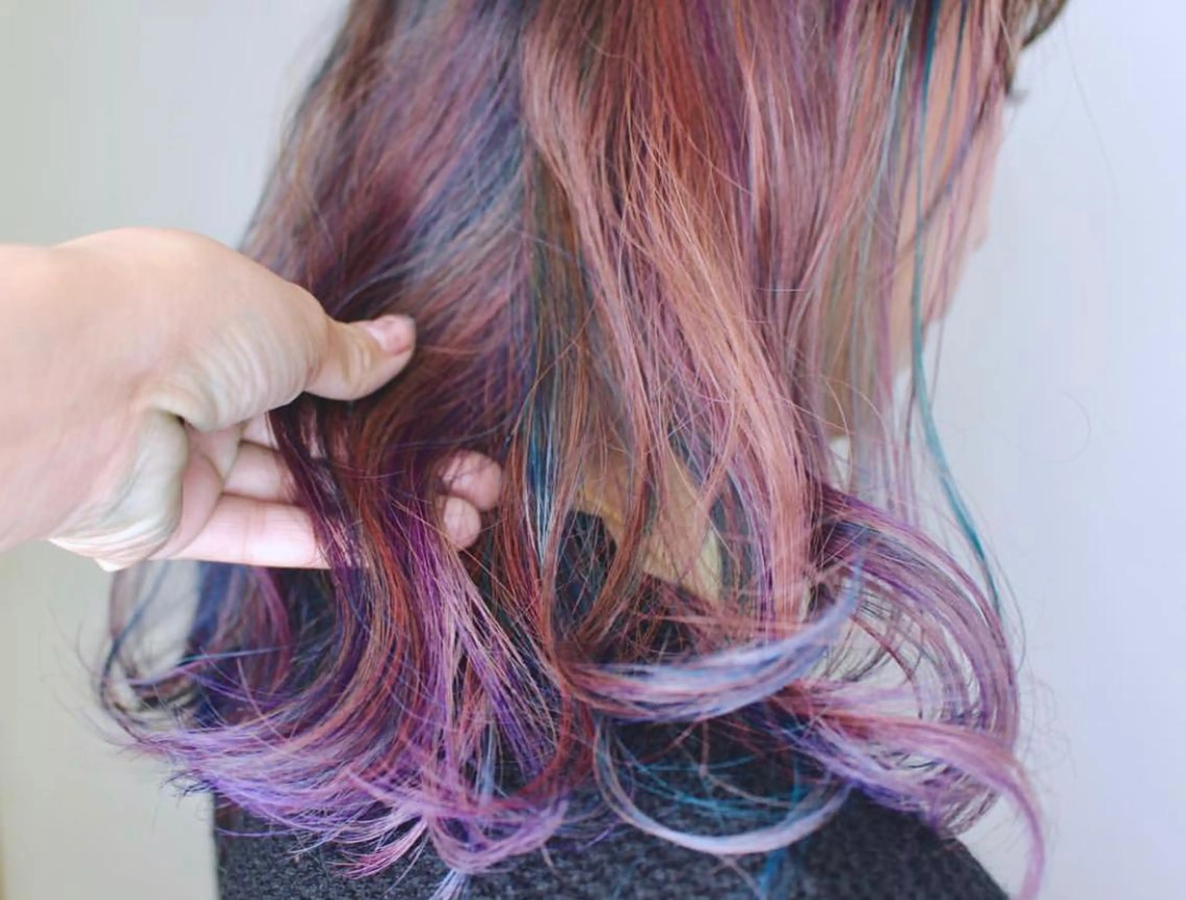 セミロング カラー インナーカラー ユニコーンカラー 宮永 智香のヘアスタイル