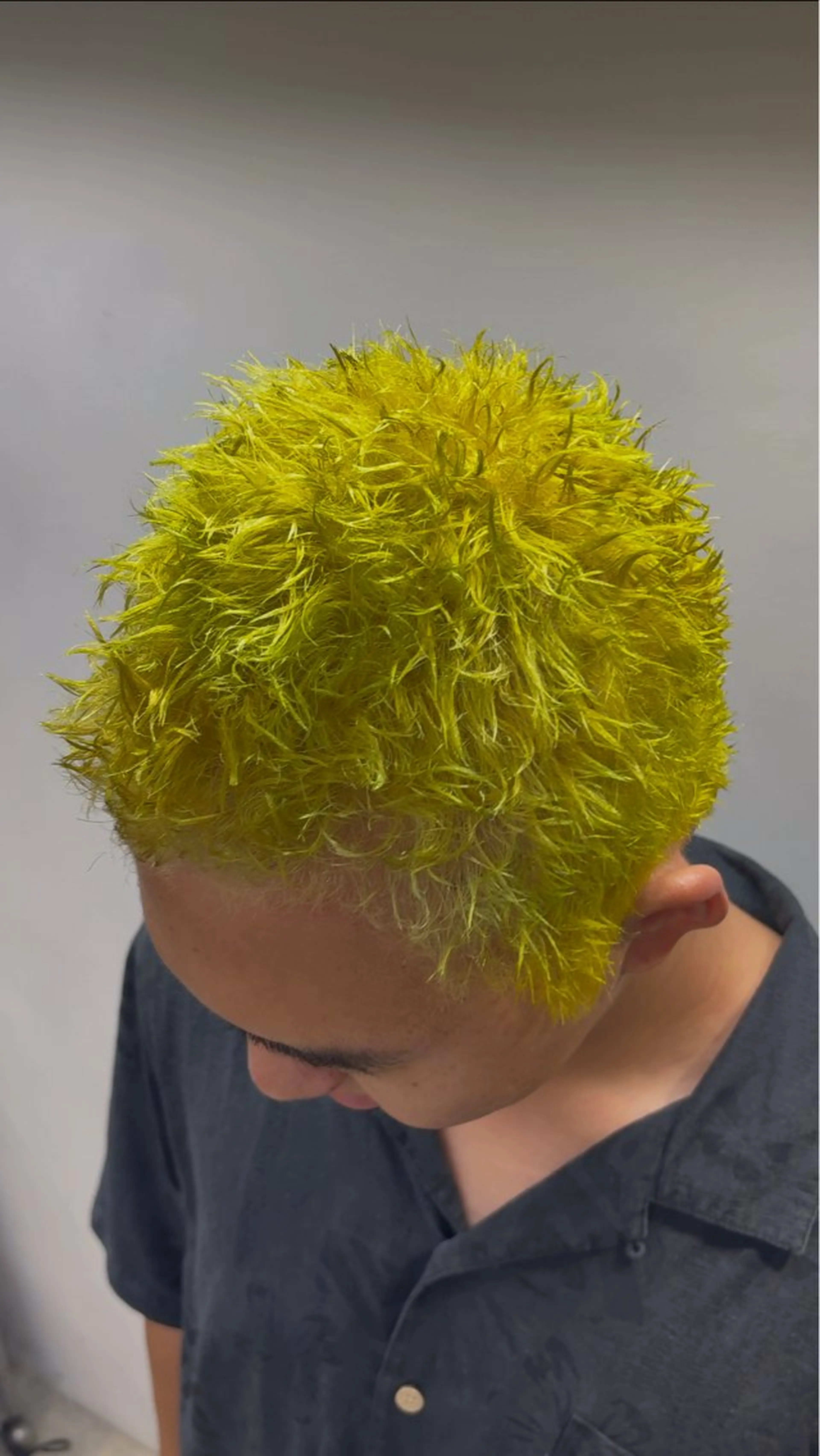 ショート カラー メンズ カット ヘアカラー パーマ 及川シゲル 髪質改善講師のヘアスタイル