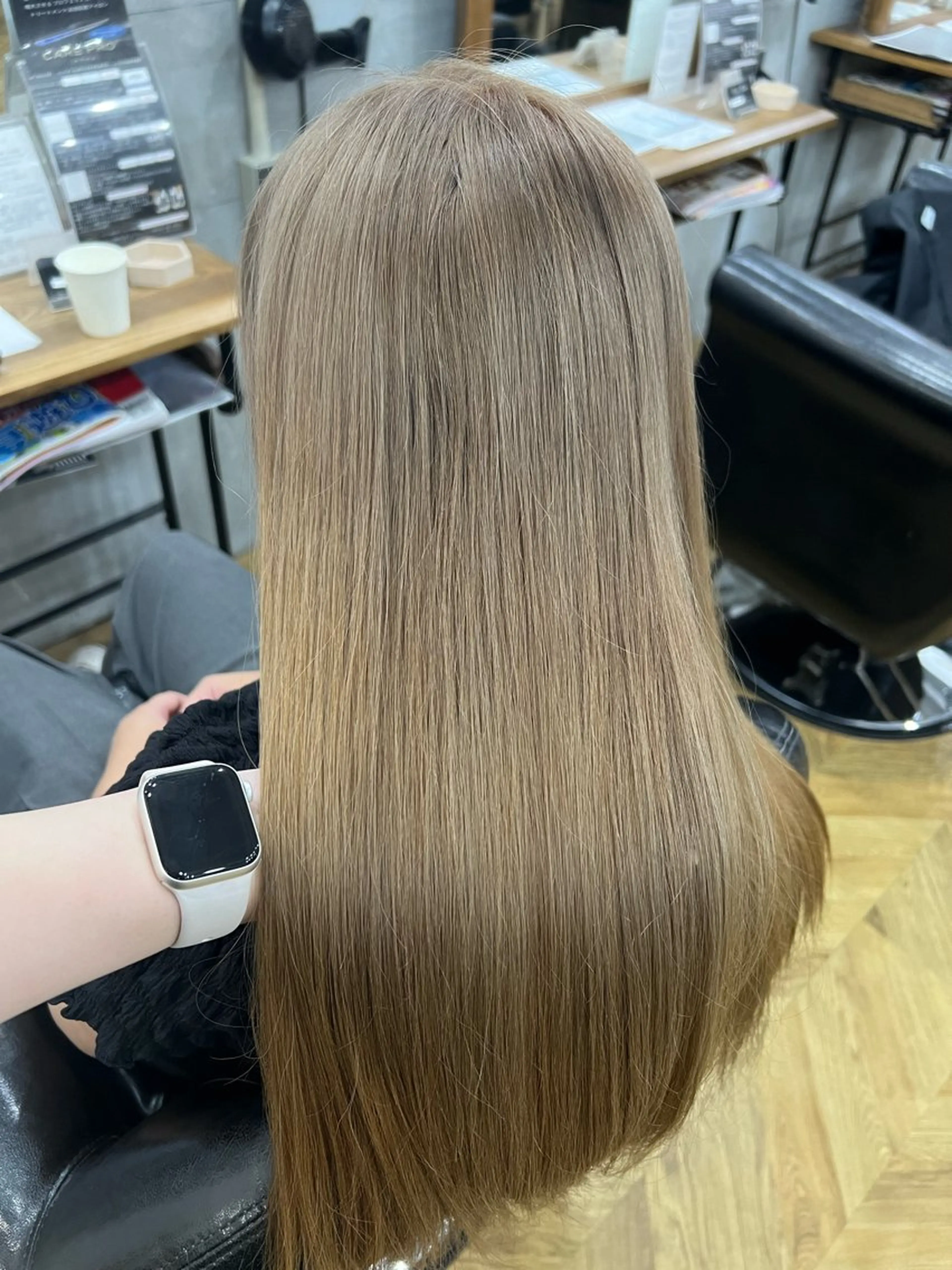 ロング カラー 辻 凜香のヘアスタイル