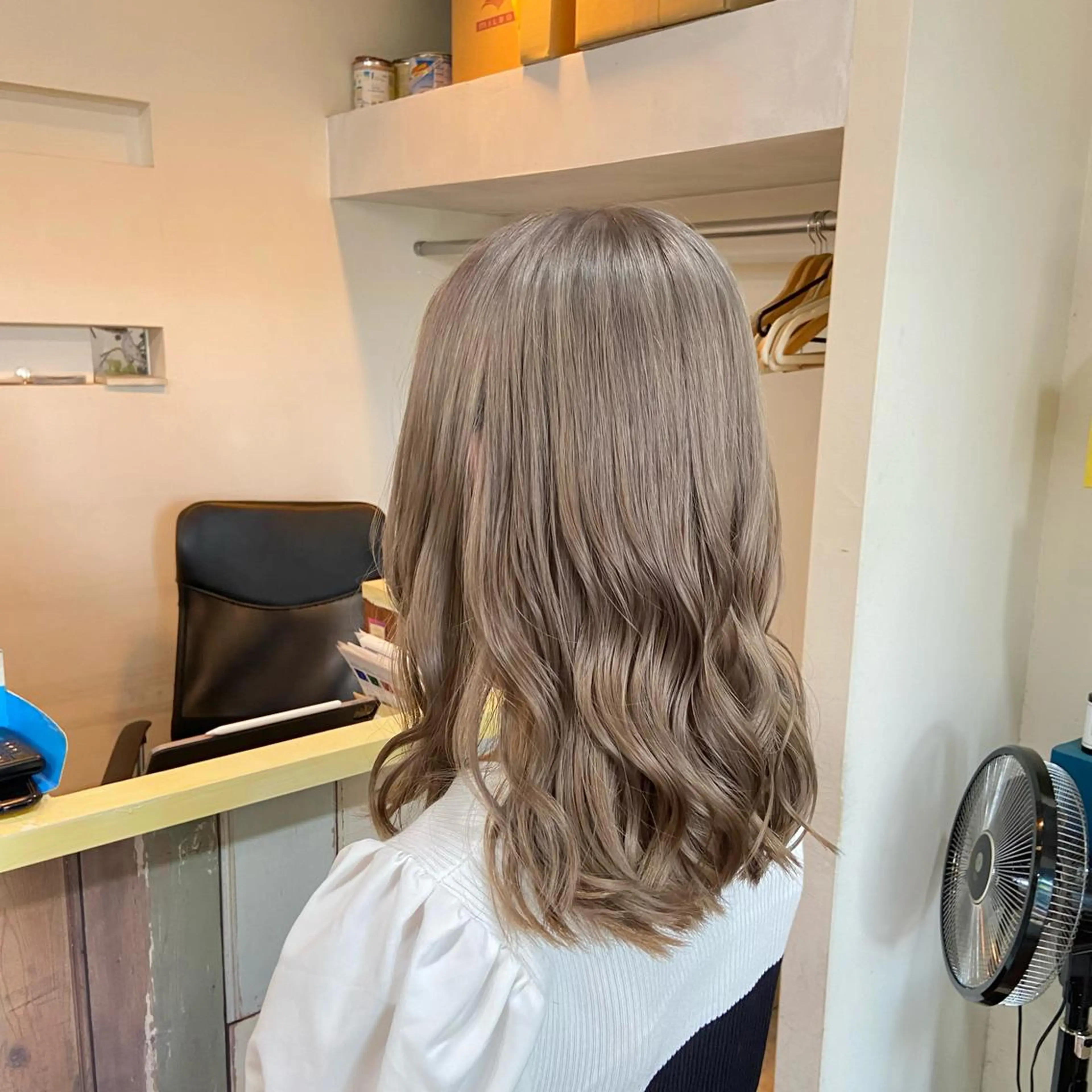 セミロング カラー 髪質改善/ストレート /透明感/西川奈穂のヘアスタイル