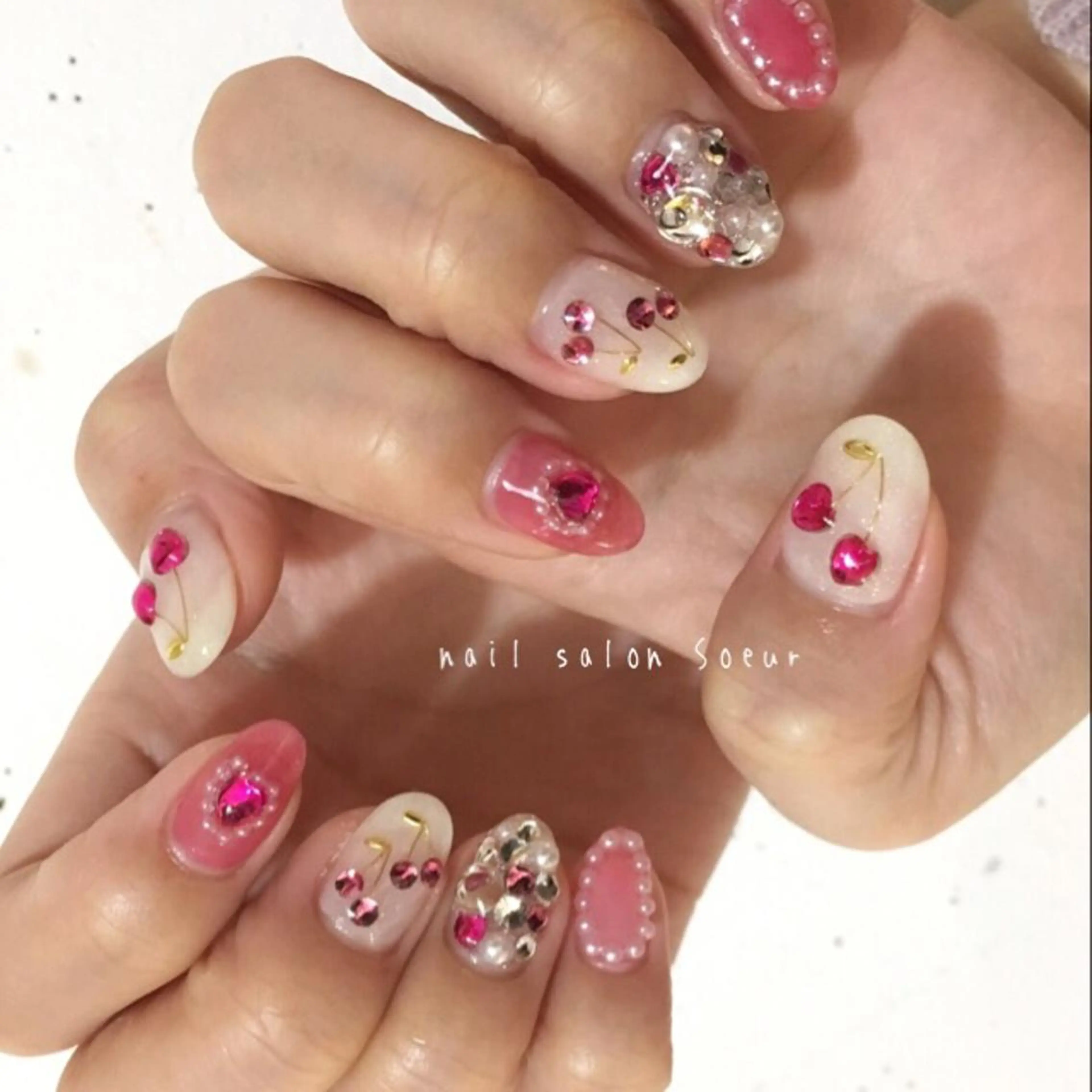 ネイル アートネイル ジェルネイル ハート 持ち込み ピンク ハンドネイル nail salon Soeurのネイルデザイン