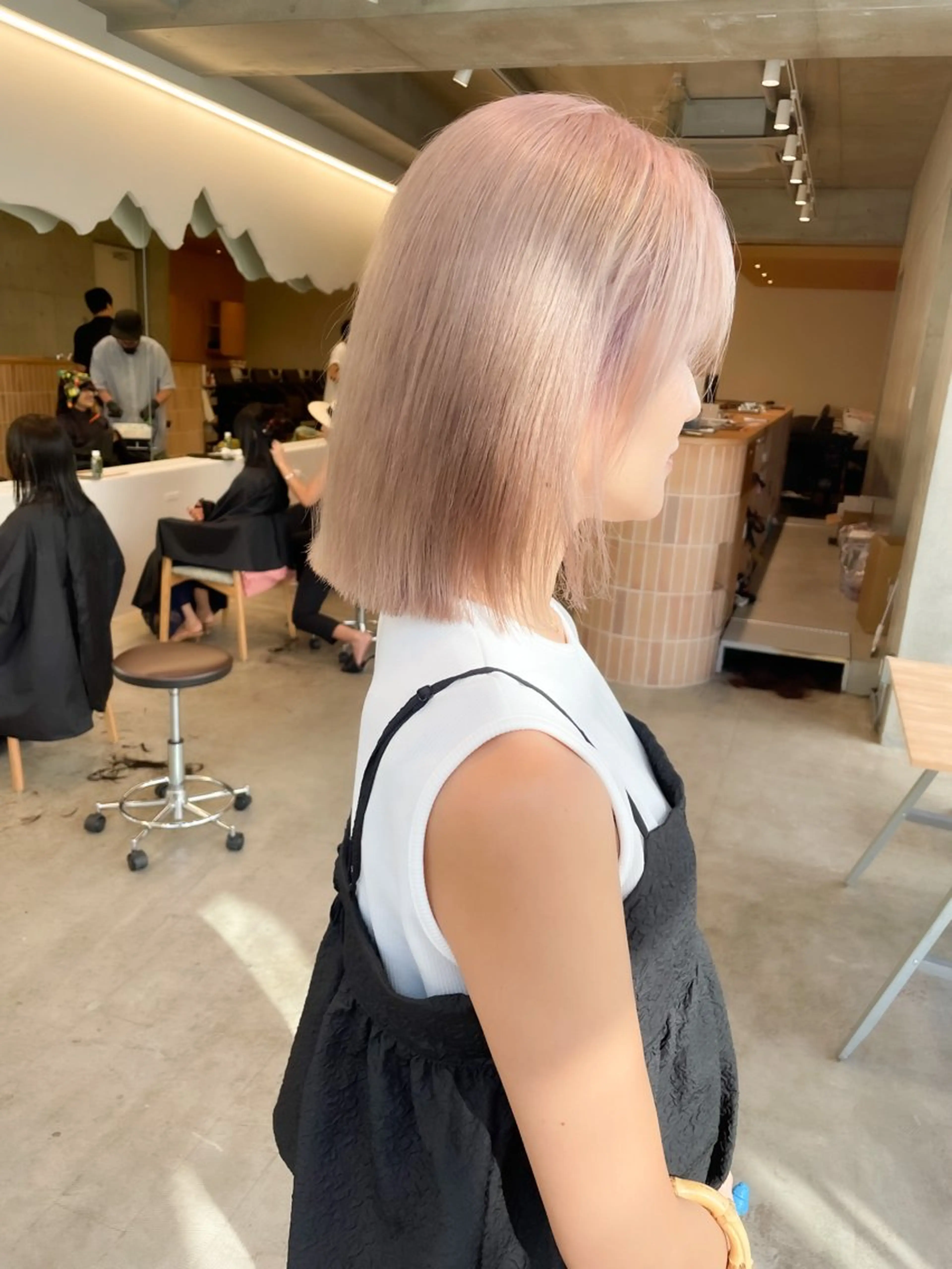 ショート カラー ヘアアレンジ ミニボブ/ブリーチ 🌈MISATOのヘアスタイル