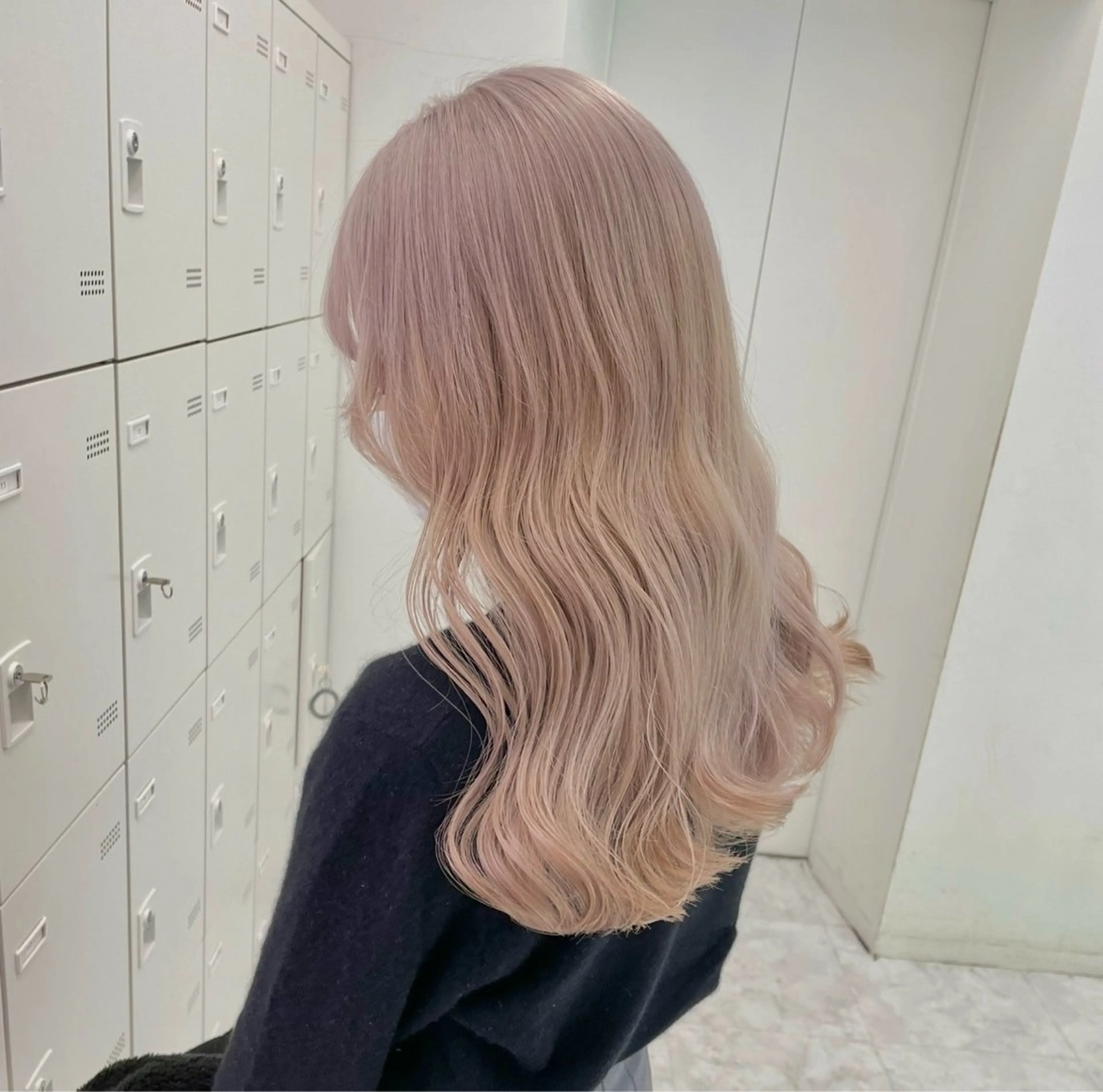 ロング ヘアカラー トリートメント ヘッドスパ ヘアセット モテ髪ハイトーン🫧 serina🎀池袋のヘアスタイル