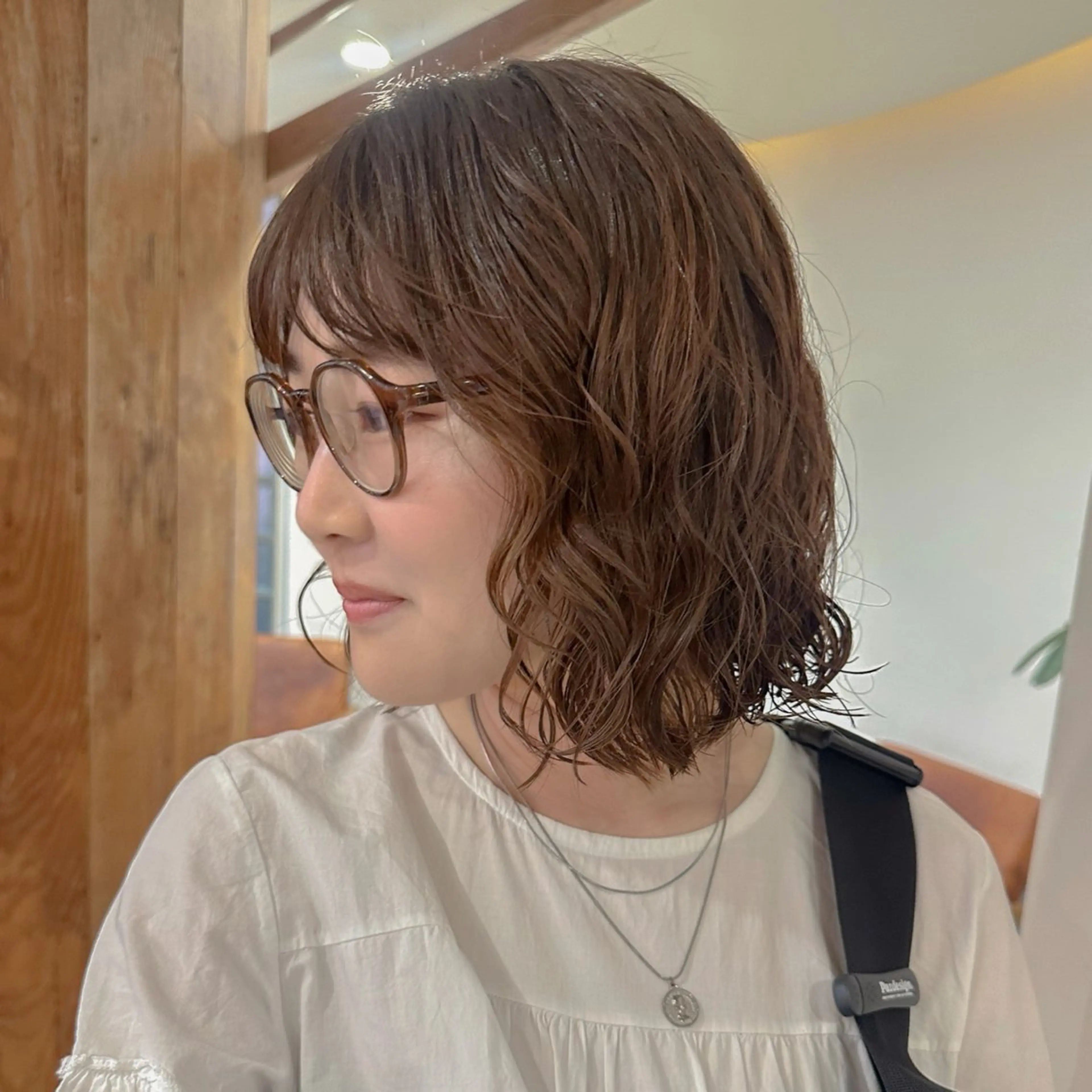 ミディアム パーマ ミディアムパーマ ボブ カット パーマ 平野恵/透明感カラー ブリーチ/ボブのヘアスタイル