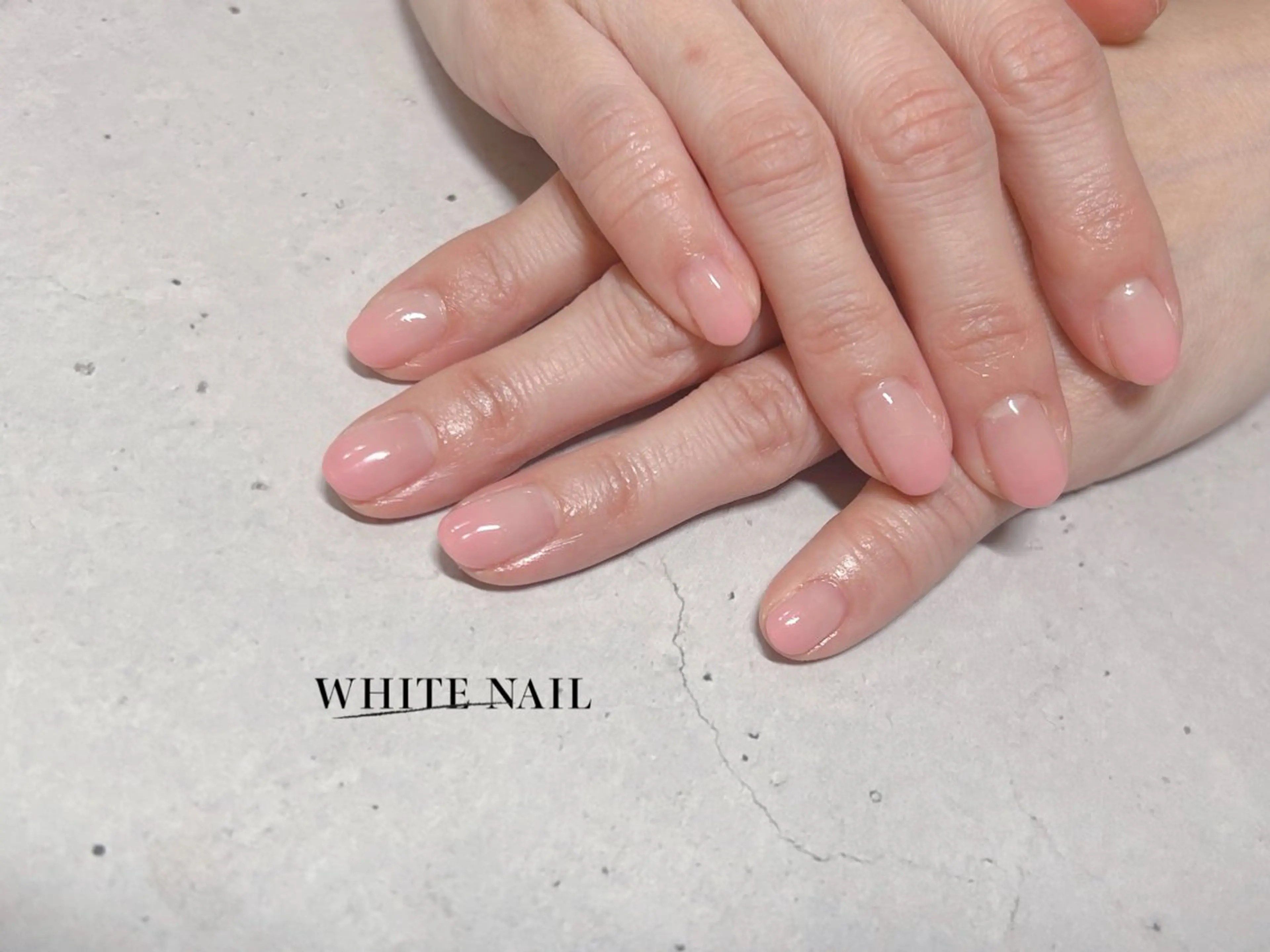 ネイル グラデーション ハンドネイル WHITE NAIL ホワイトネイルのネイルデザイン