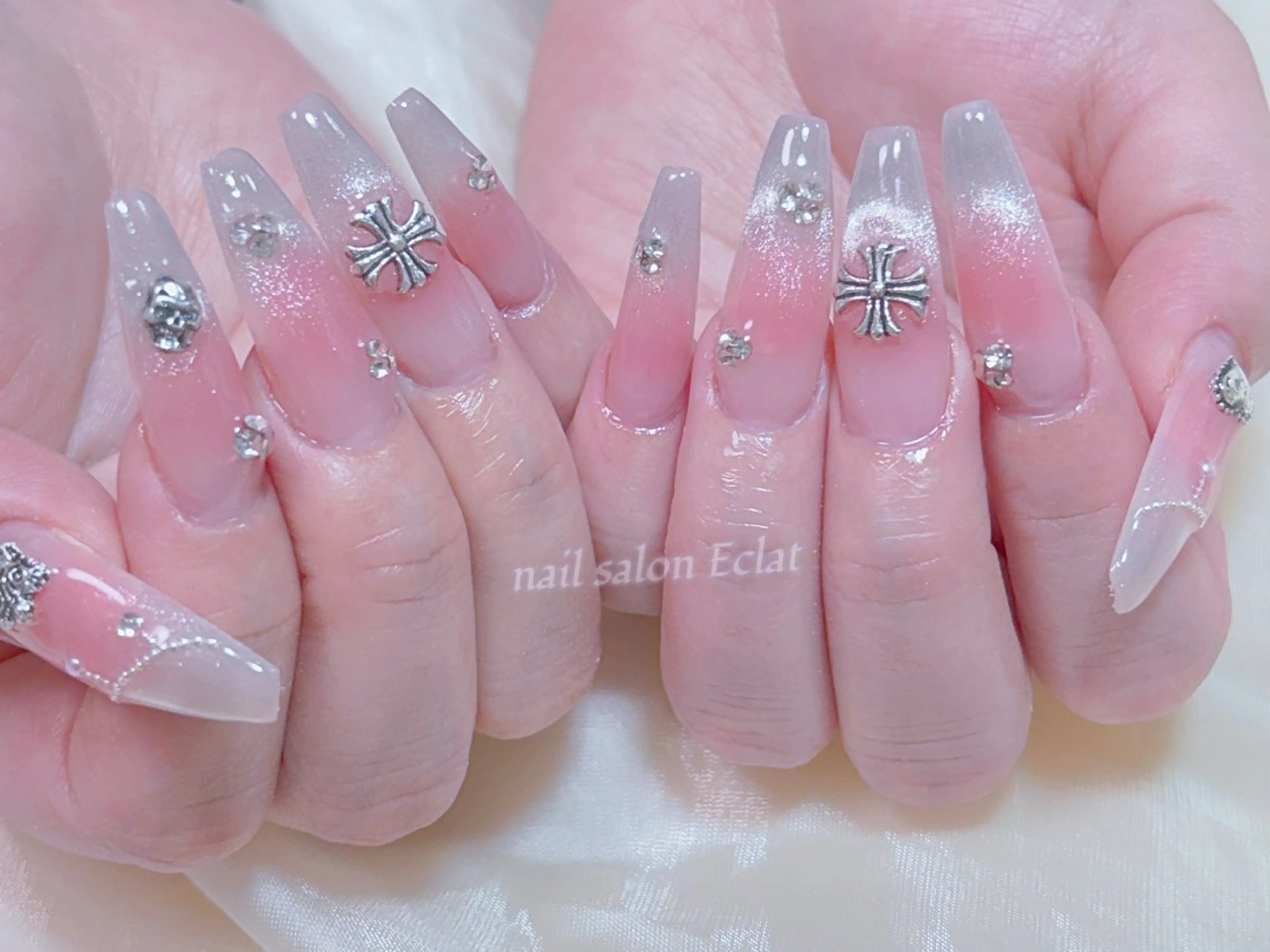 ネイル ネイルサロンエクラ 🫧Shizukaのネイルデザイン