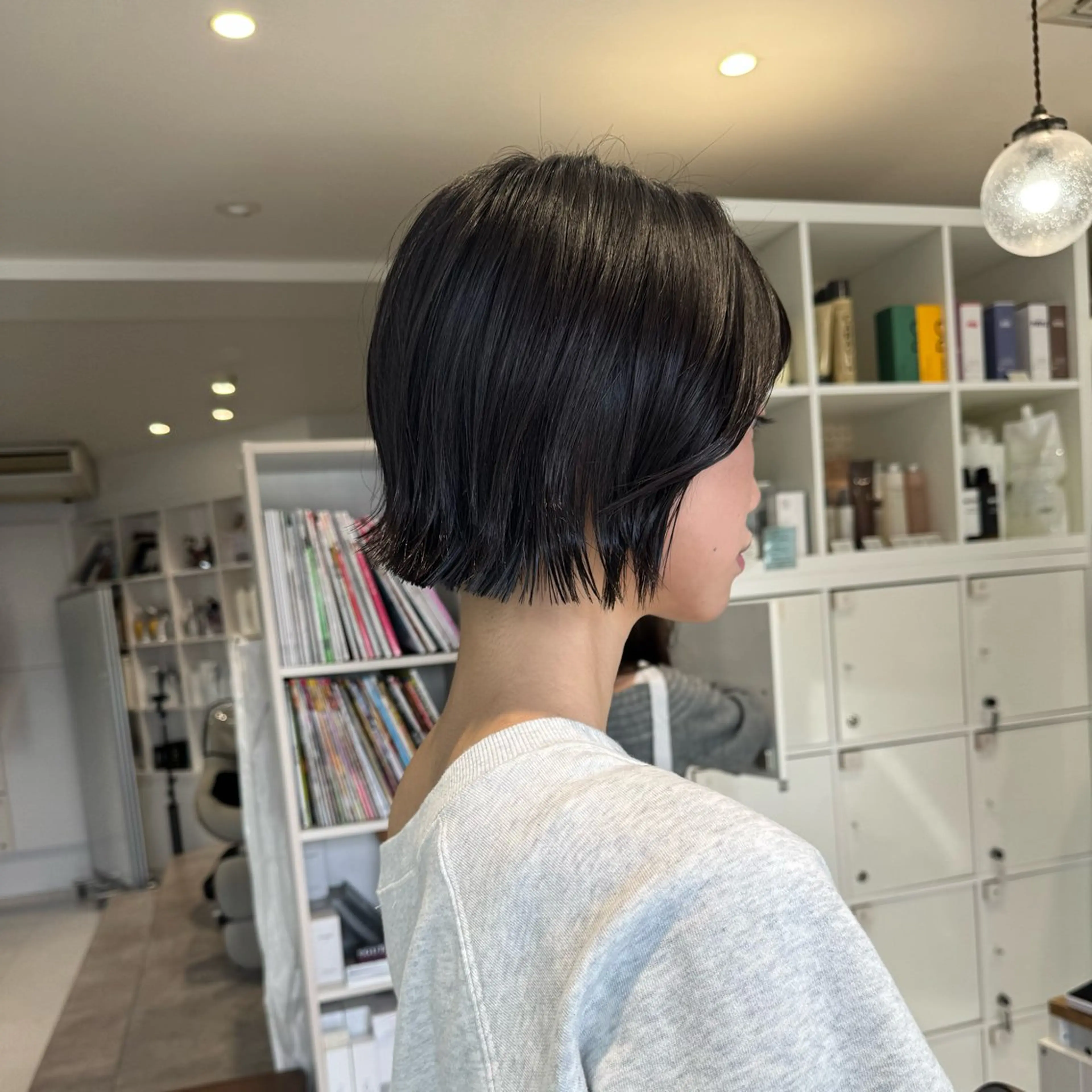 ミディアム カット 会田有紀 /切りっぱなしボブのヘアスタイル