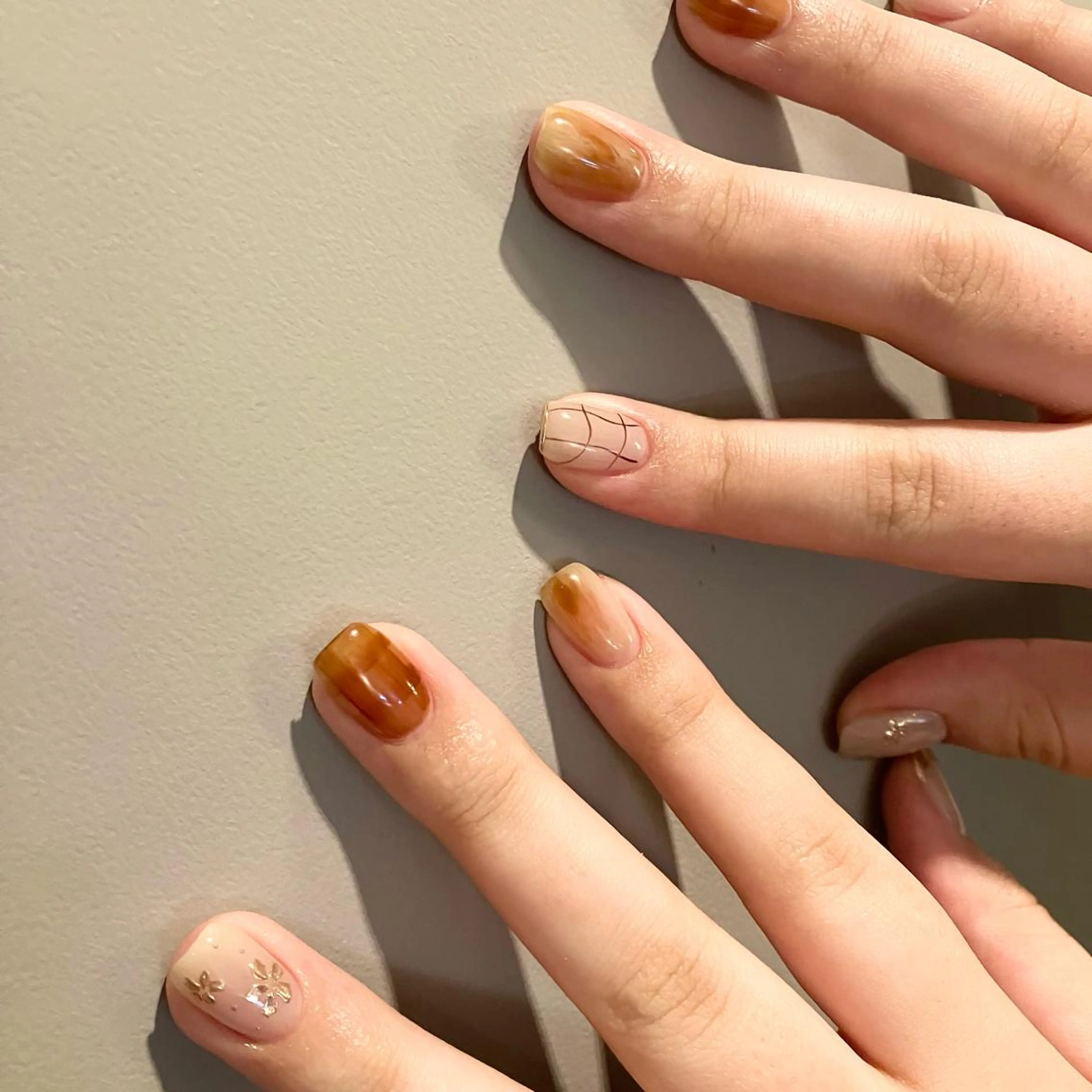 ネイル ハンドネイル ウシク ミユキのネイルデザイン