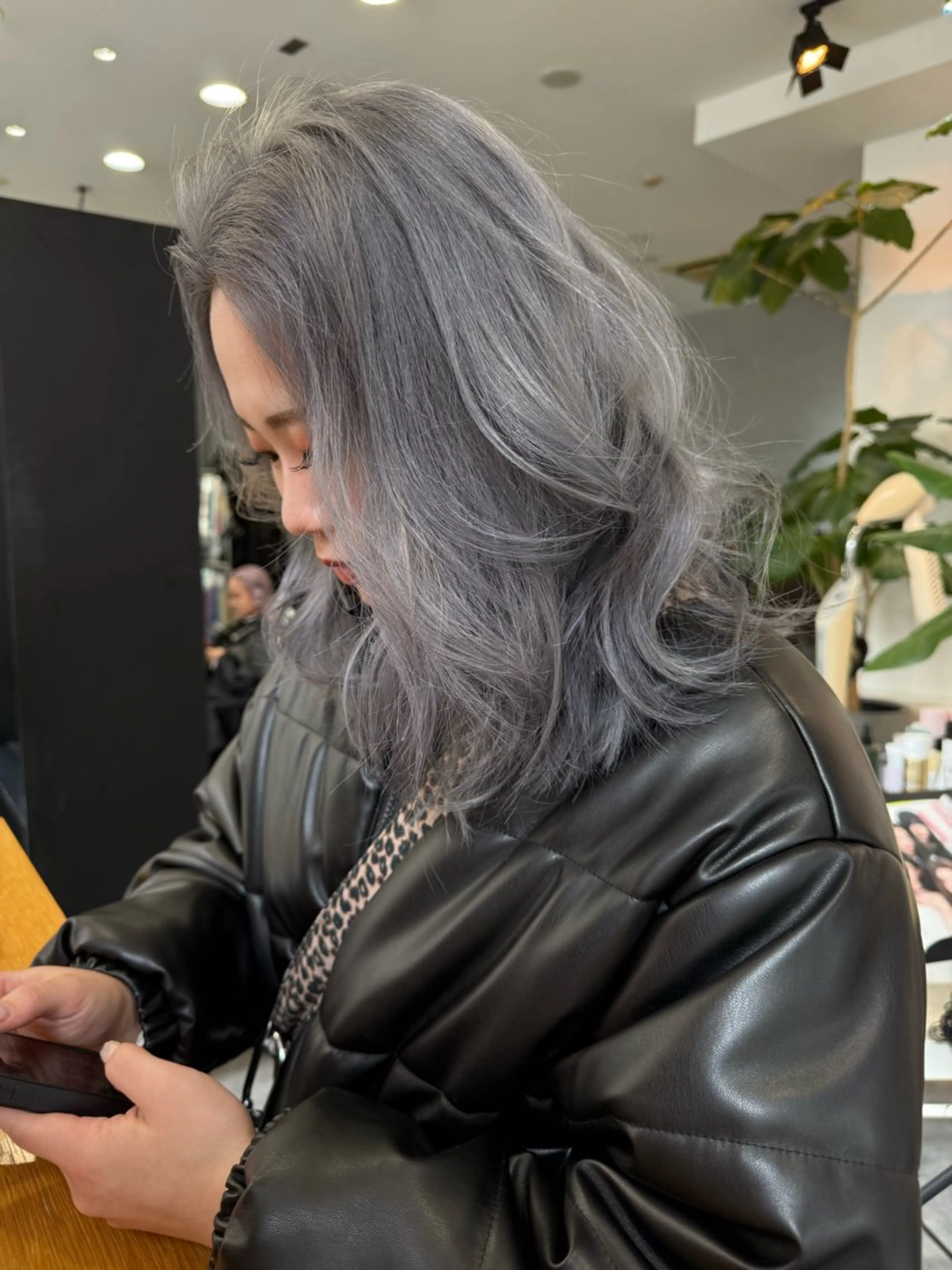 ミディアム RITZY ヒヨリのヘアスタイル