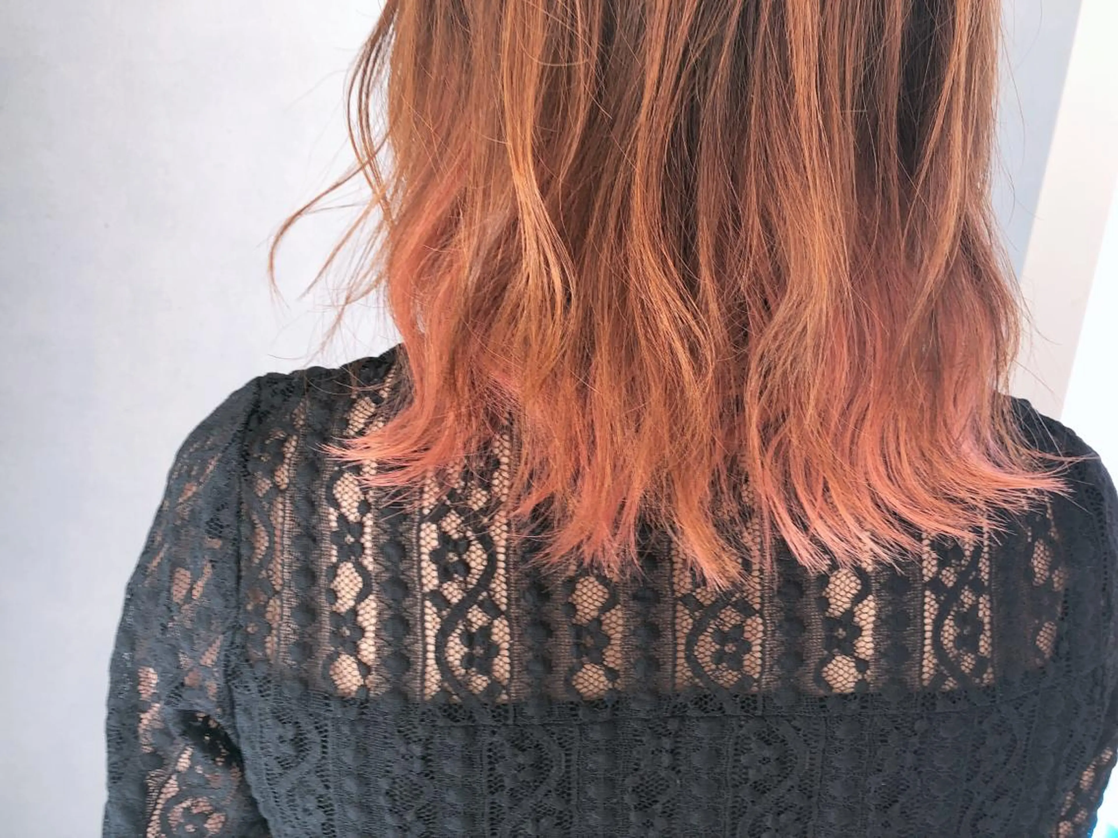 カラー ブリーチ ピンクカラー ヘアカラー 阿部 美咲のヘアスタイル