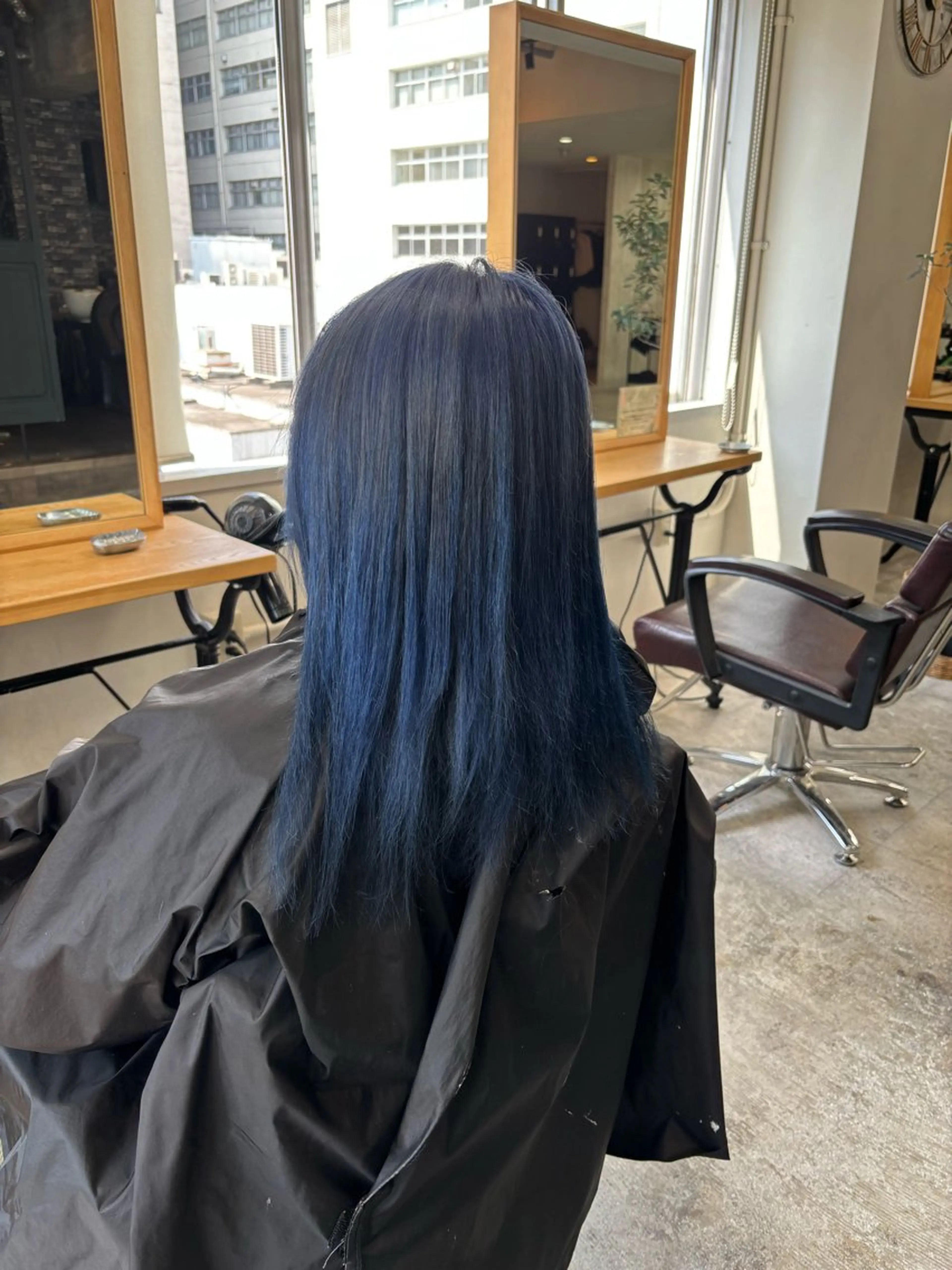 セミロング フルリール所属・フルリール/中庄/ ハイトーン/縮毛矯正のヘアスタイル