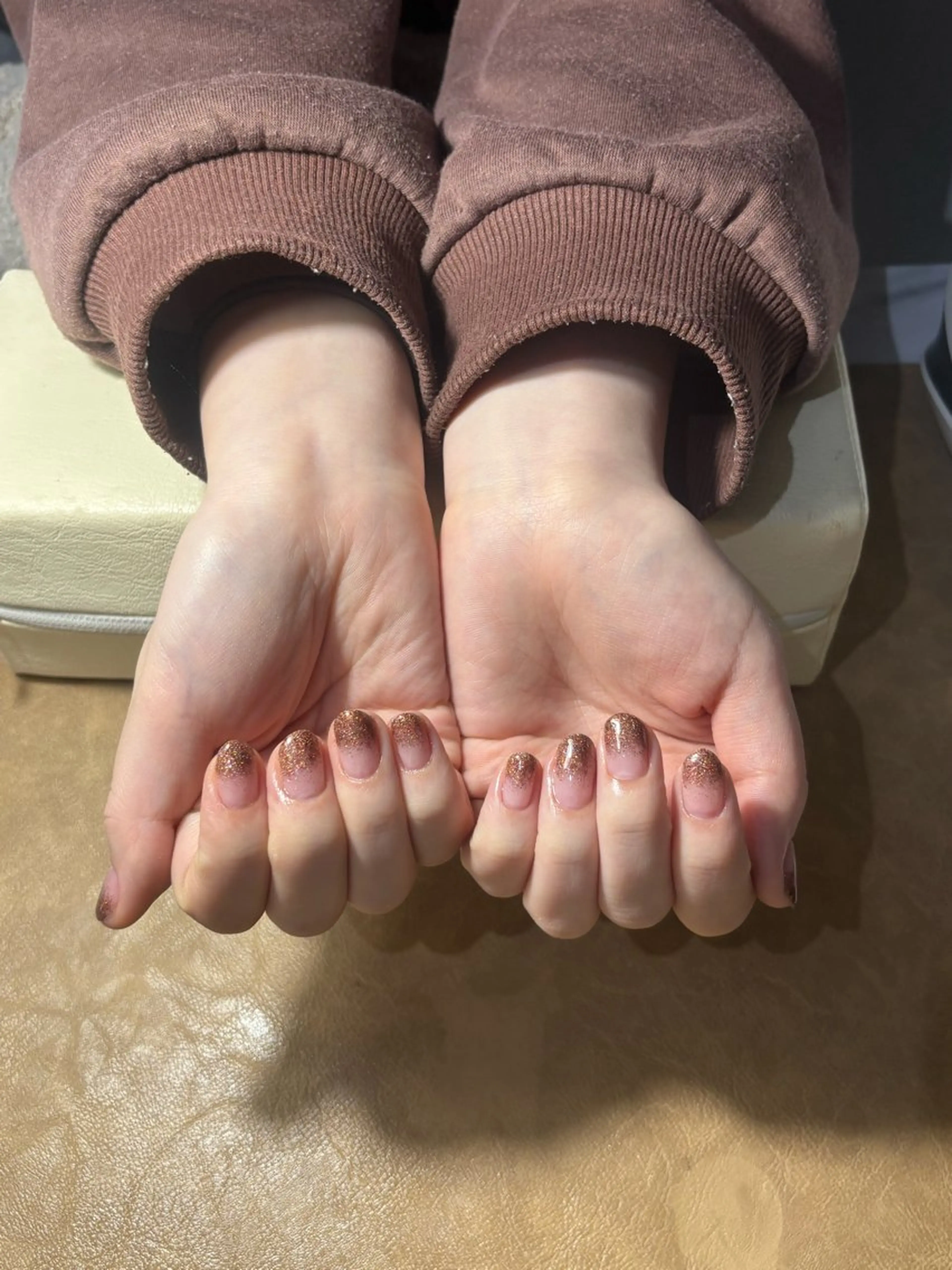 ネイル ブラウン ゴールド グラデーション ラメ(グリッター) ラメグラデーション ハンドネイル sedum所属・sedum_ nonokaのネイルデザイン