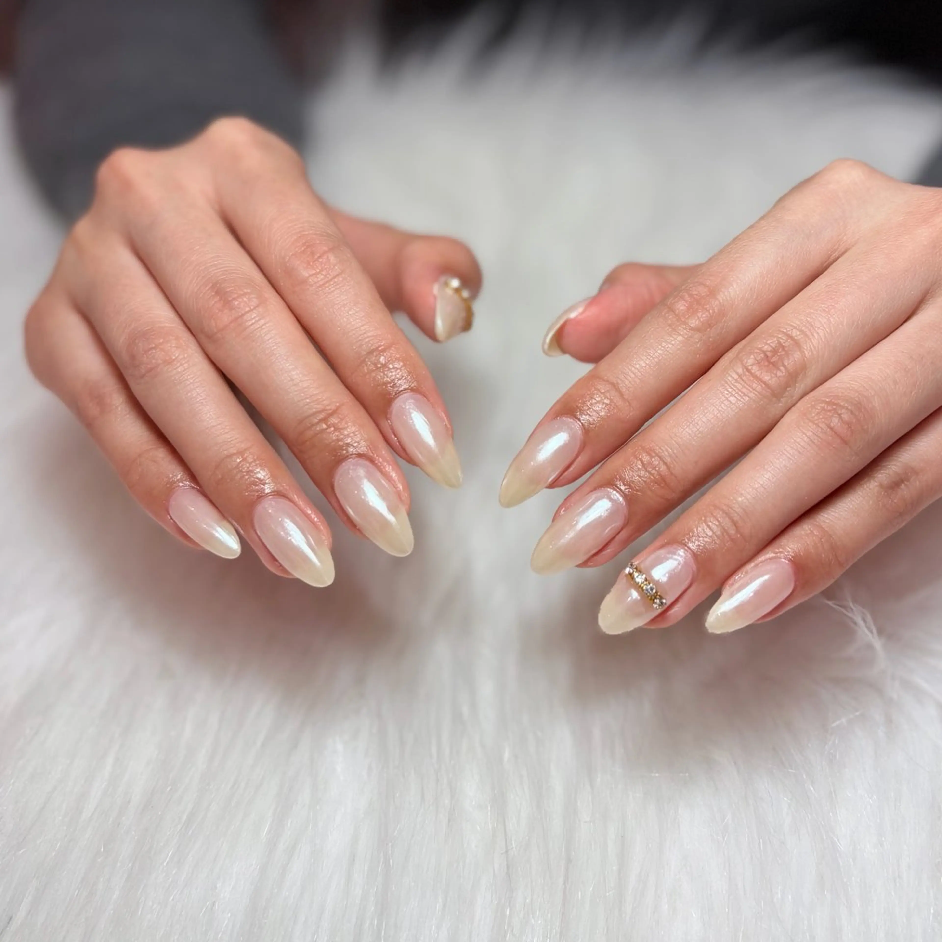 ネイル ハンドネイル 𝐴𝑘𝑎𝑟𝑖 🤎のネイルデザイン