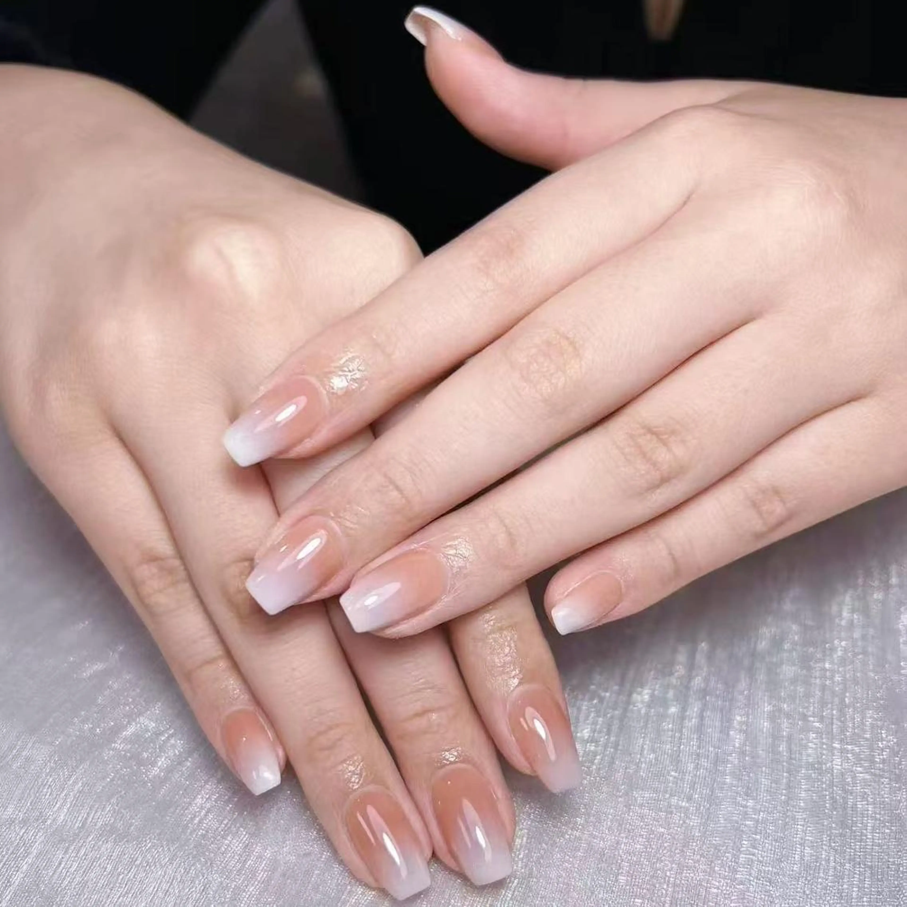 ネイル ハンドネイル ハンドケア Mio ⛱のネイルデザイン