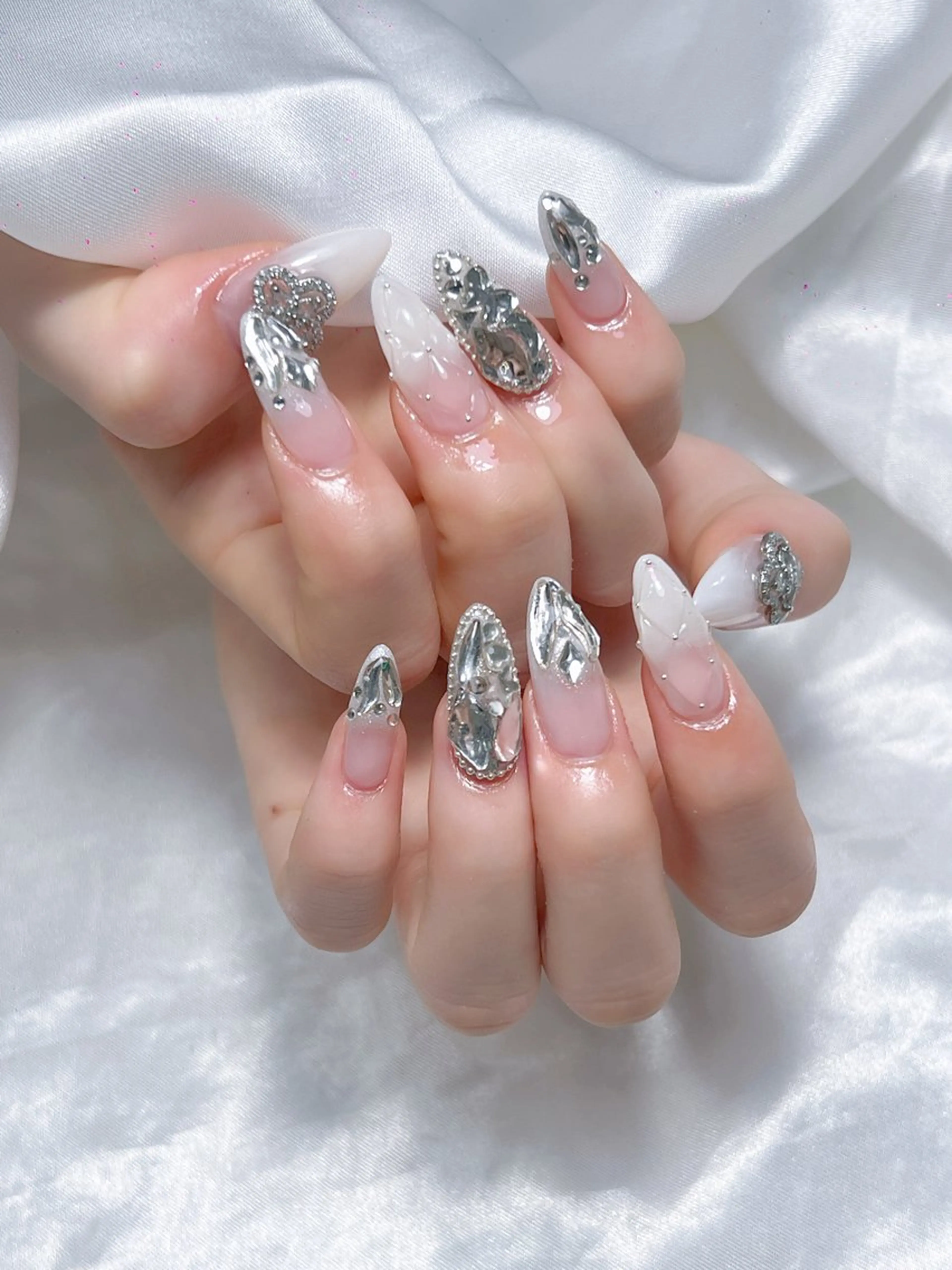 ネイル LEELA NAIL STUDIO所属・LEELA NAIL STUDIOのネイルデザイン