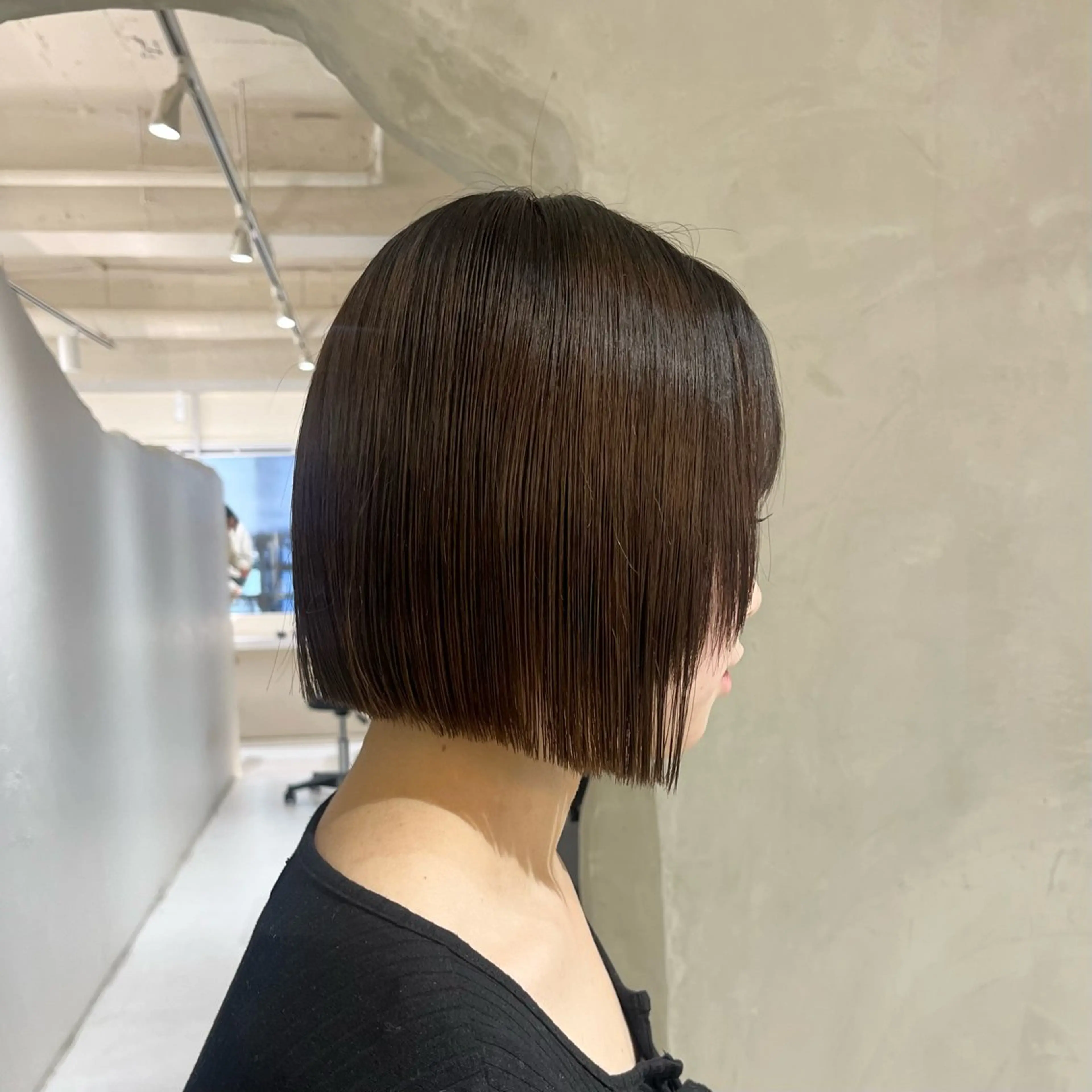 ミディアム カット effect横浜所属・切りっぱなしボブ/ 艶カラー/綾莉のヘアスタイル