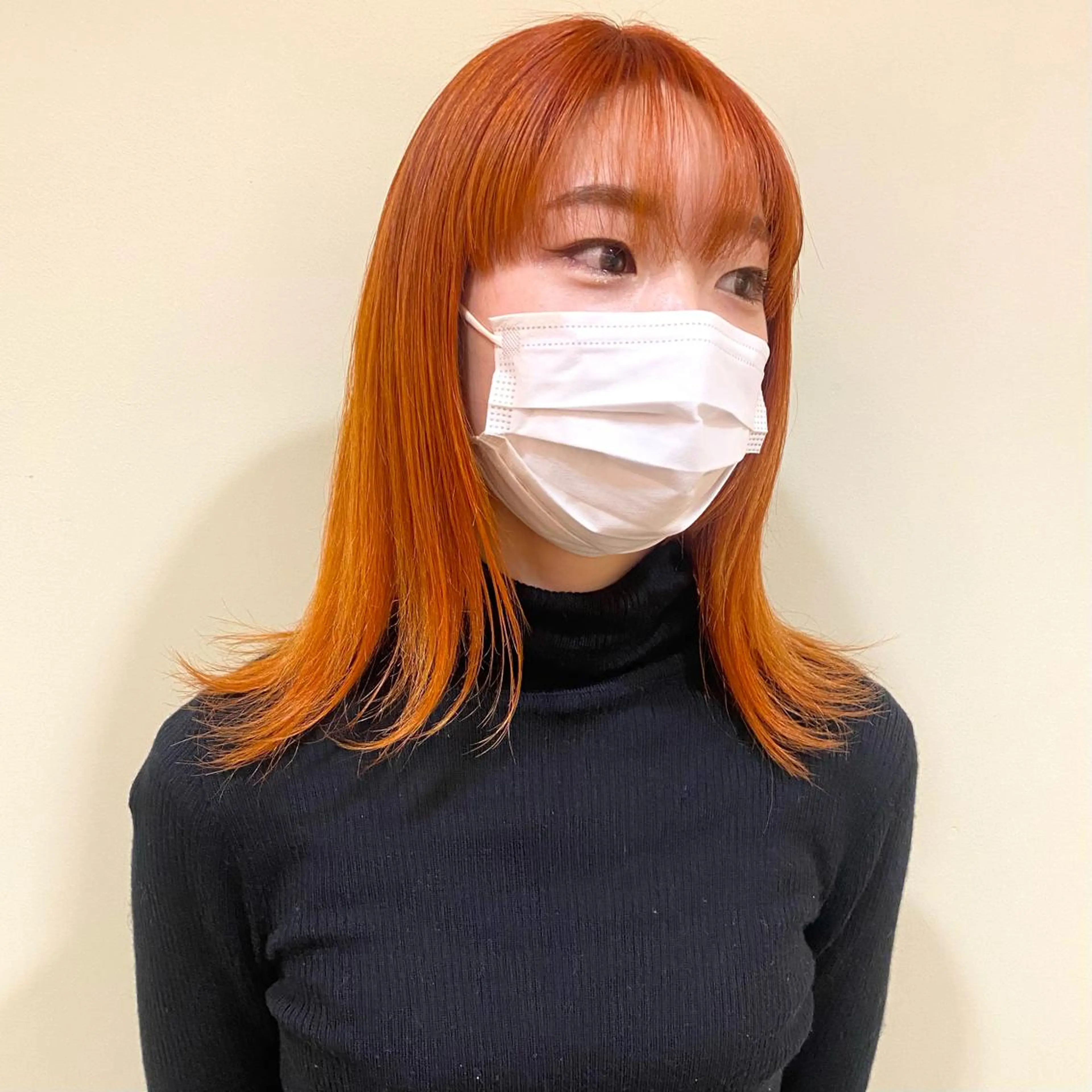 ミディアム カラー ANNA ／艶髪／ハイトーンのヘアスタイル