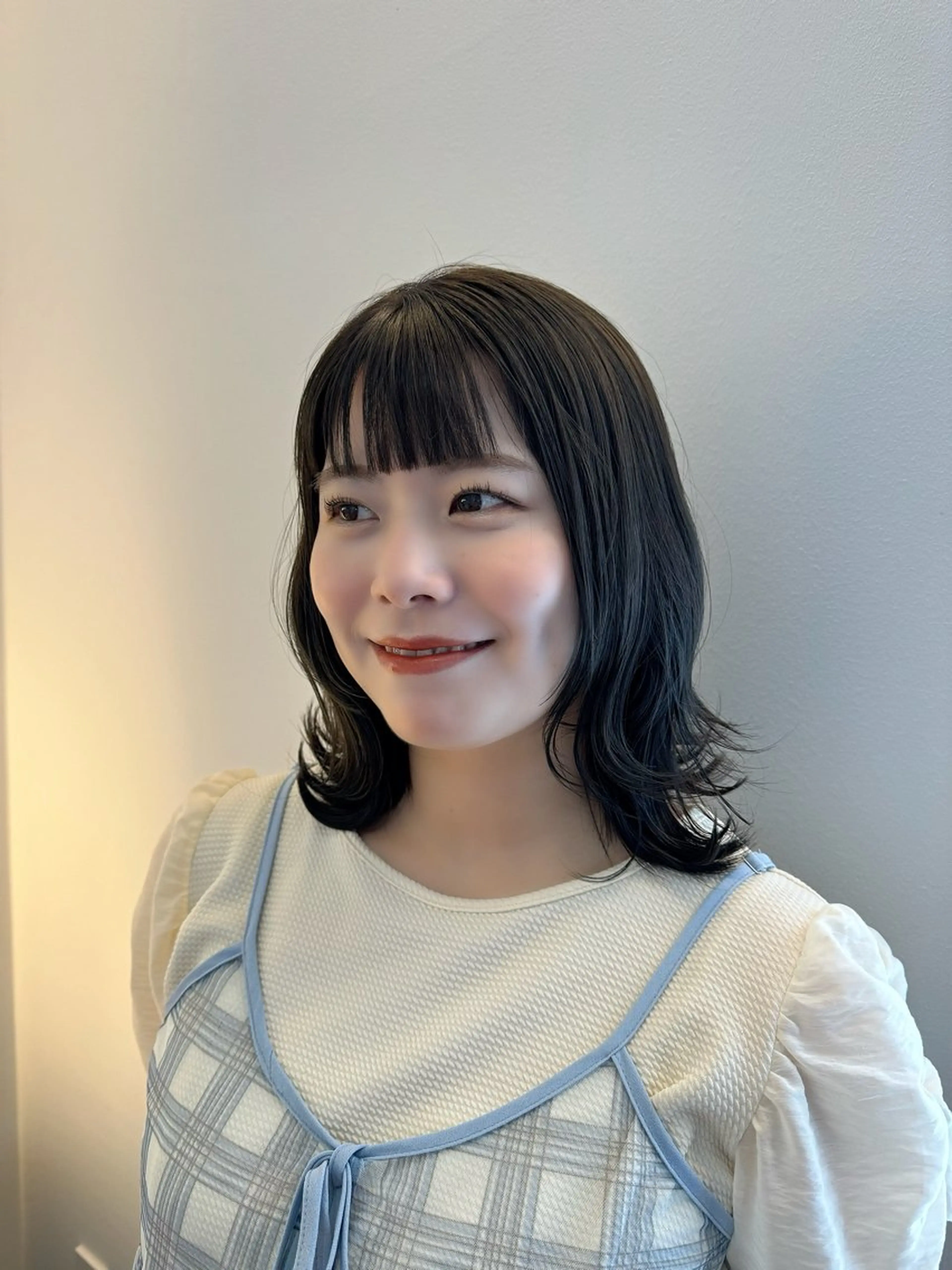 ミディアム くびれヘア 小顔カット トリートメント カット ヘアカラー トリートメント 髪質改善×艶カラー Haruのヘアスタイル