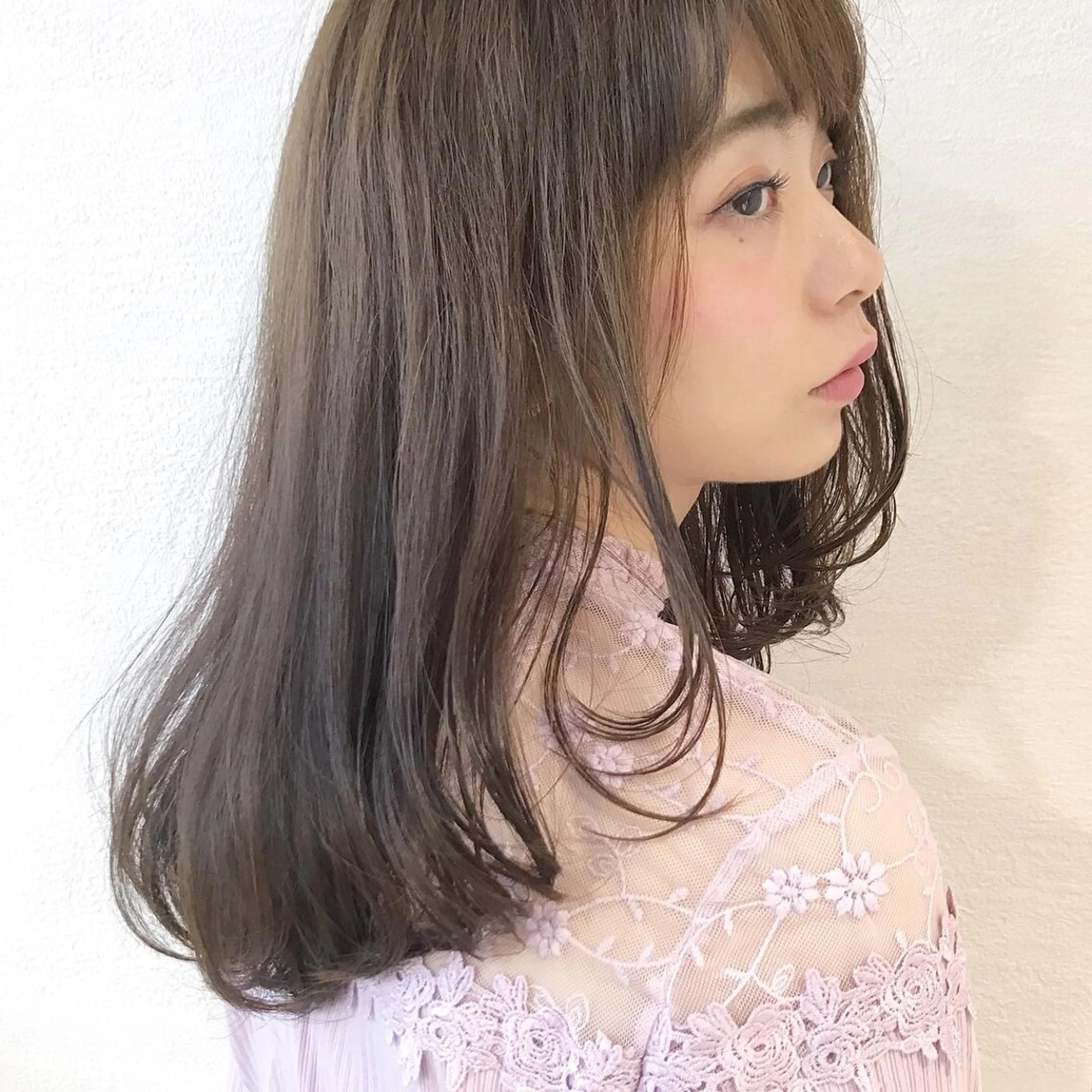 セミロング 顔周りカット 伊 杏のヘアスタイル
