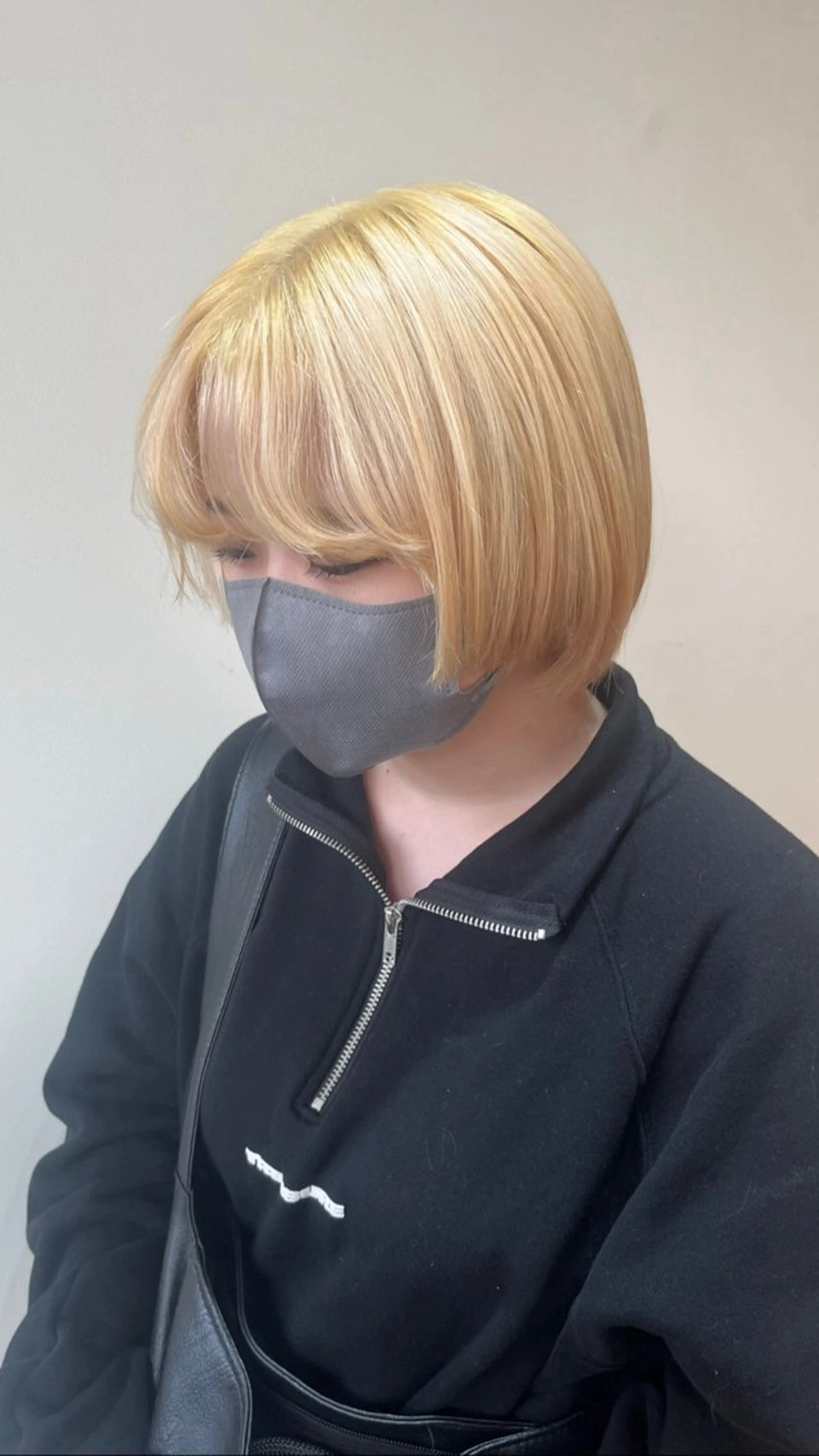 ショート カラー 犬塚 梨花のヘアスタイル