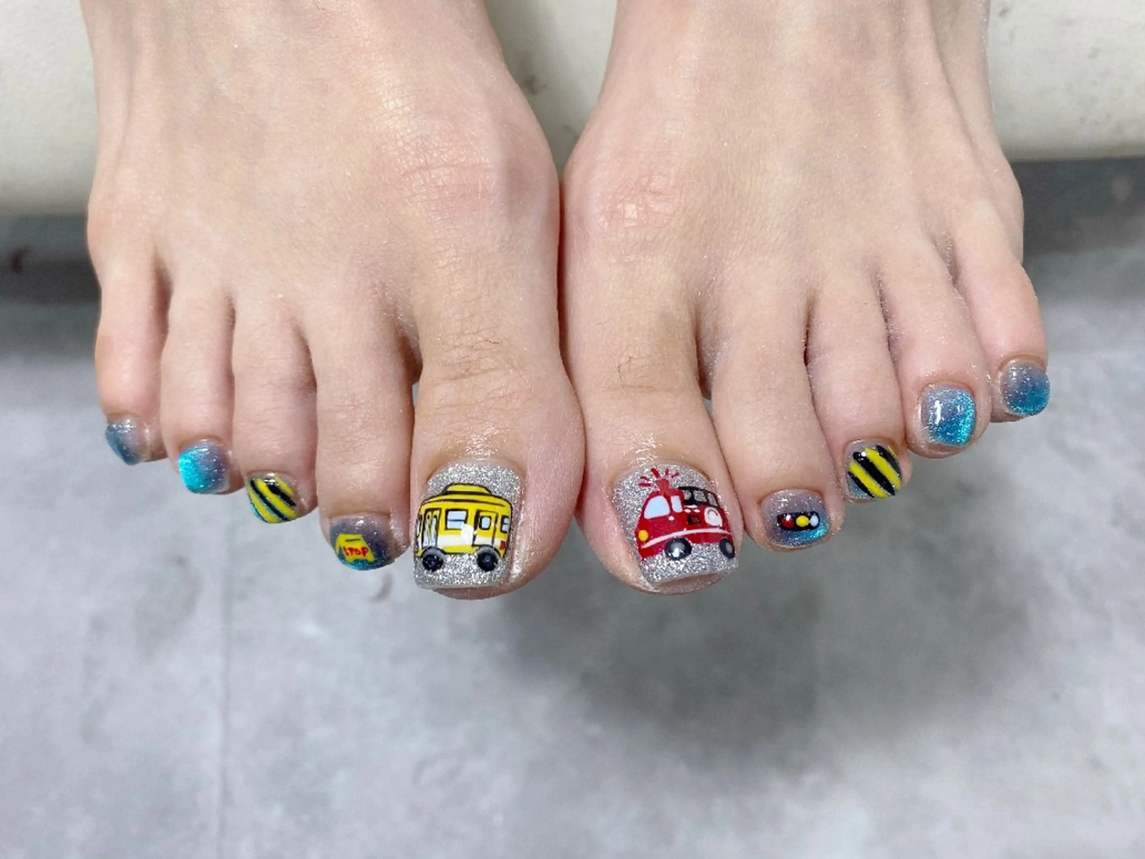 ネイル チークネイル フレンチネイル ジェルネイル ガーリー キラキラネイル ハンドネイル UM Nail Salonのネイルデザイン