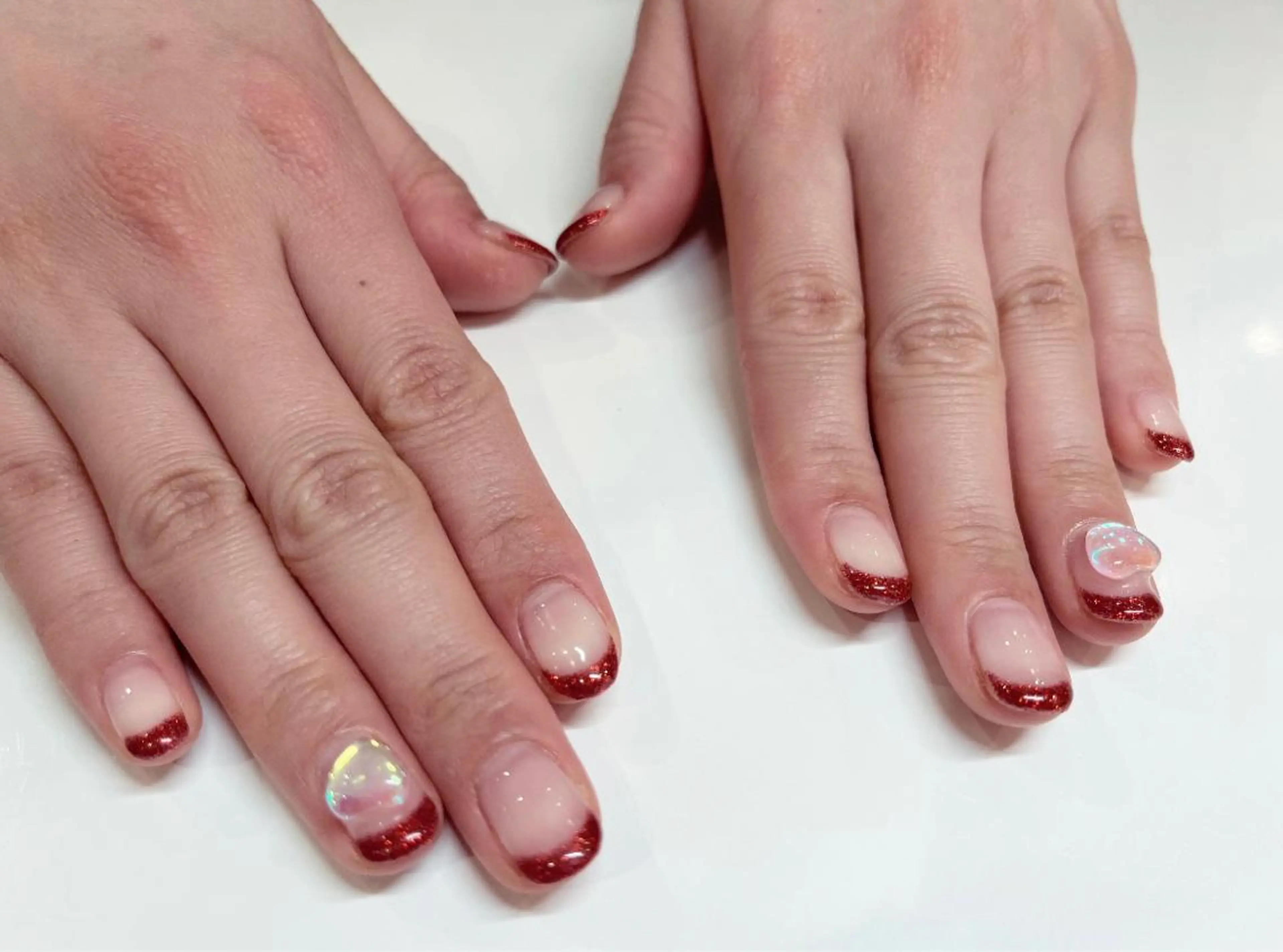 ネイル フレンチネイル ラメ(グリッター) 赤色 ハンドネイル 山本 杏香のネイルデザイン