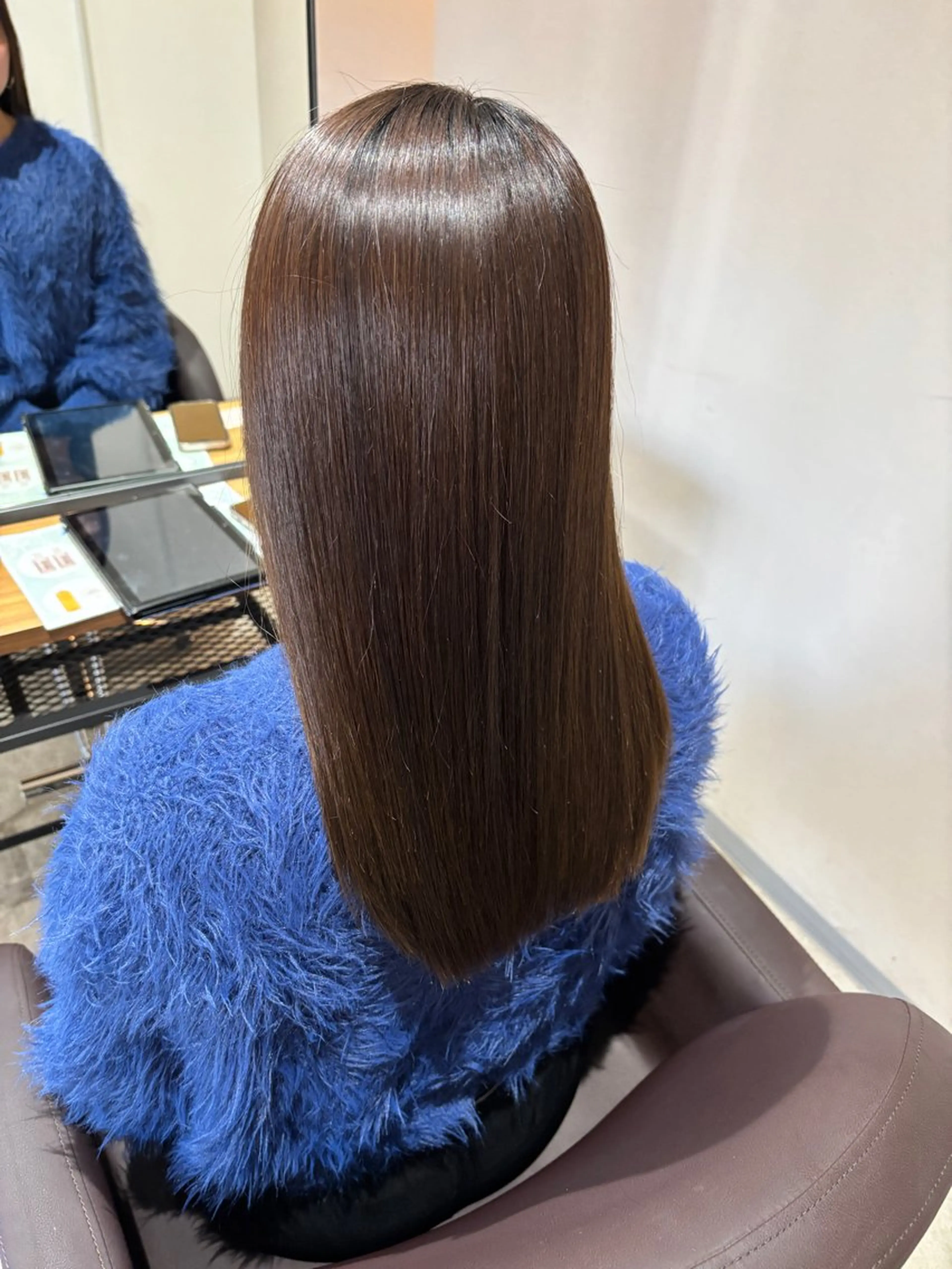 セミロング ボブ 韓国風ヘア レイヤーカット 縮毛矯正 ブリーチカラー🤍 髪質改善🌟のヘアスタイル