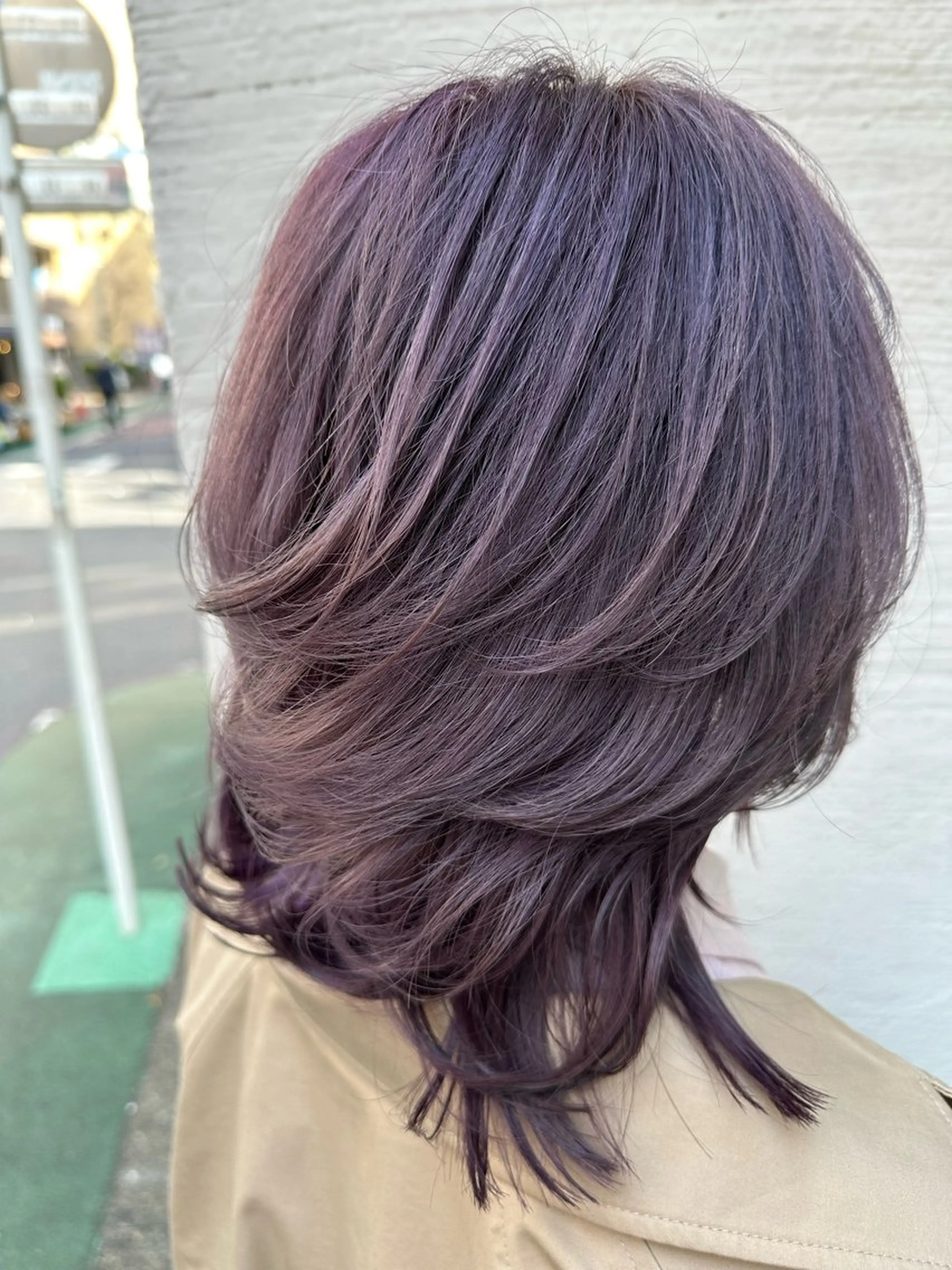 ミディアム カラー ブリーチ ブリーチなしカラー パープルカラー ハイレイヤー レイヤーカット uros.所属・中目黒✂︎店長✂︎ TOMOHIROのヘアスタイル