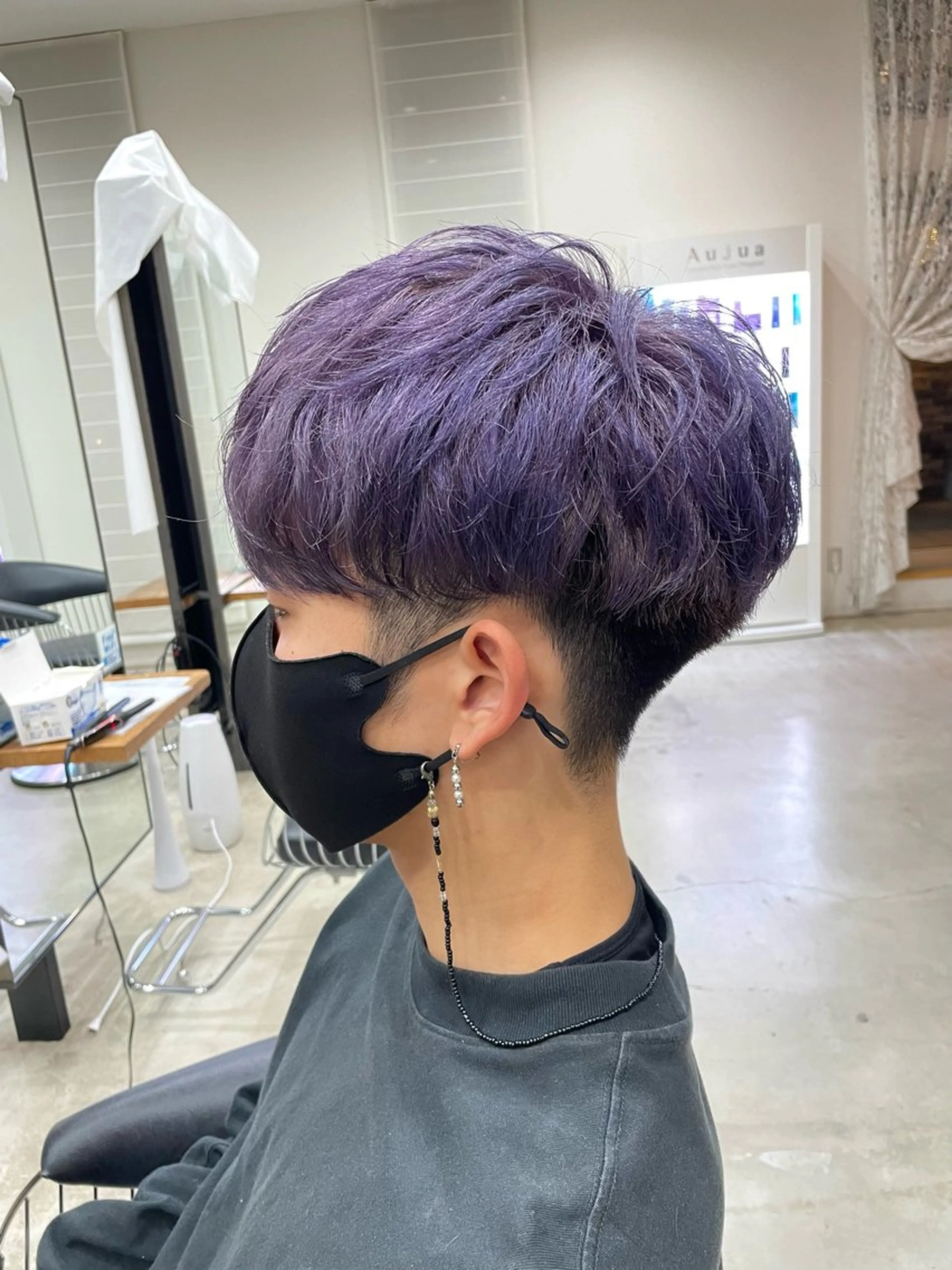 カラー ブリーチ ラベンダーカラー ヘアカラー ヴァンキャトル所属・芳賀 風斗のヘアスタイル