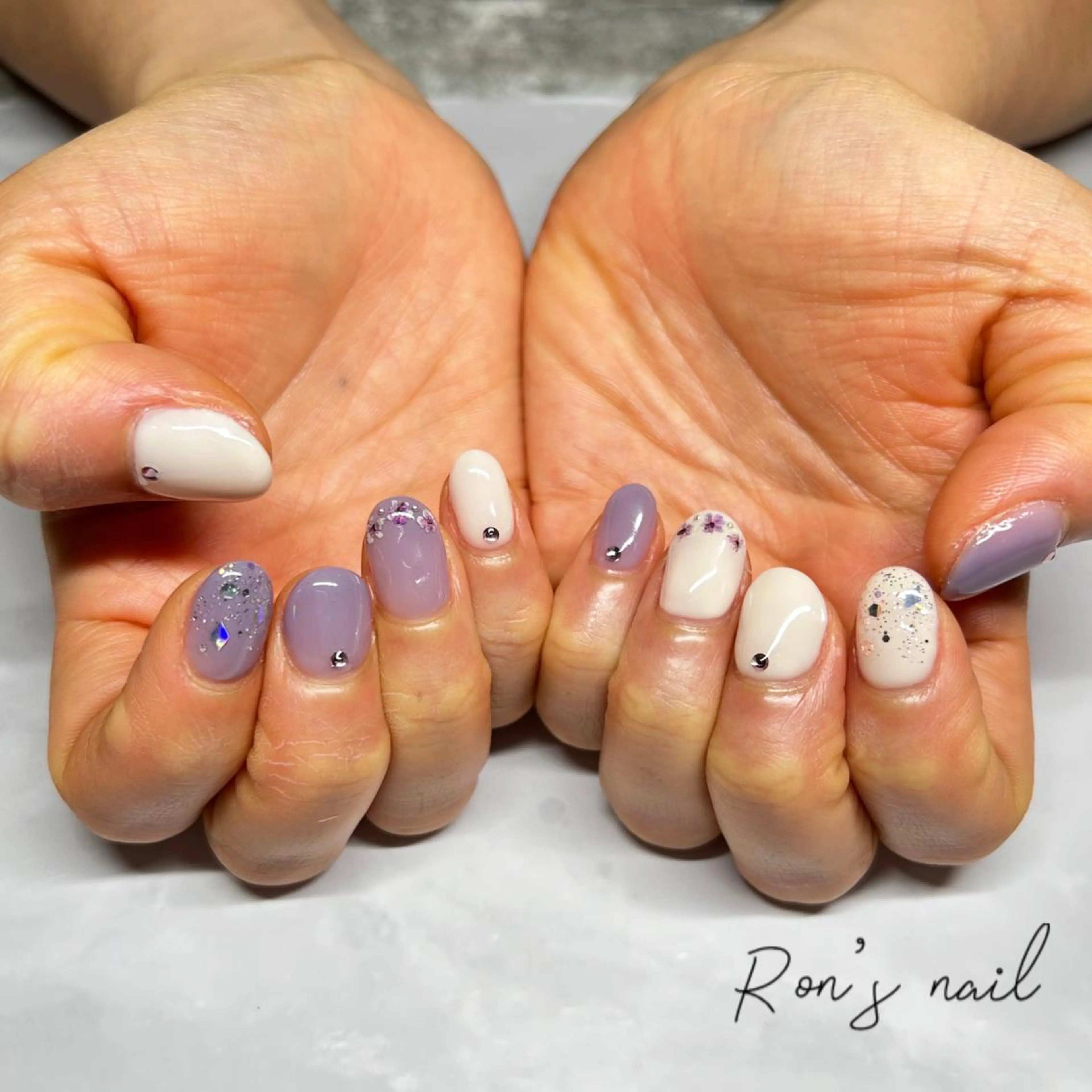 ネイル ストーンネイル Ron's nail 笹岡のネイルデザイン