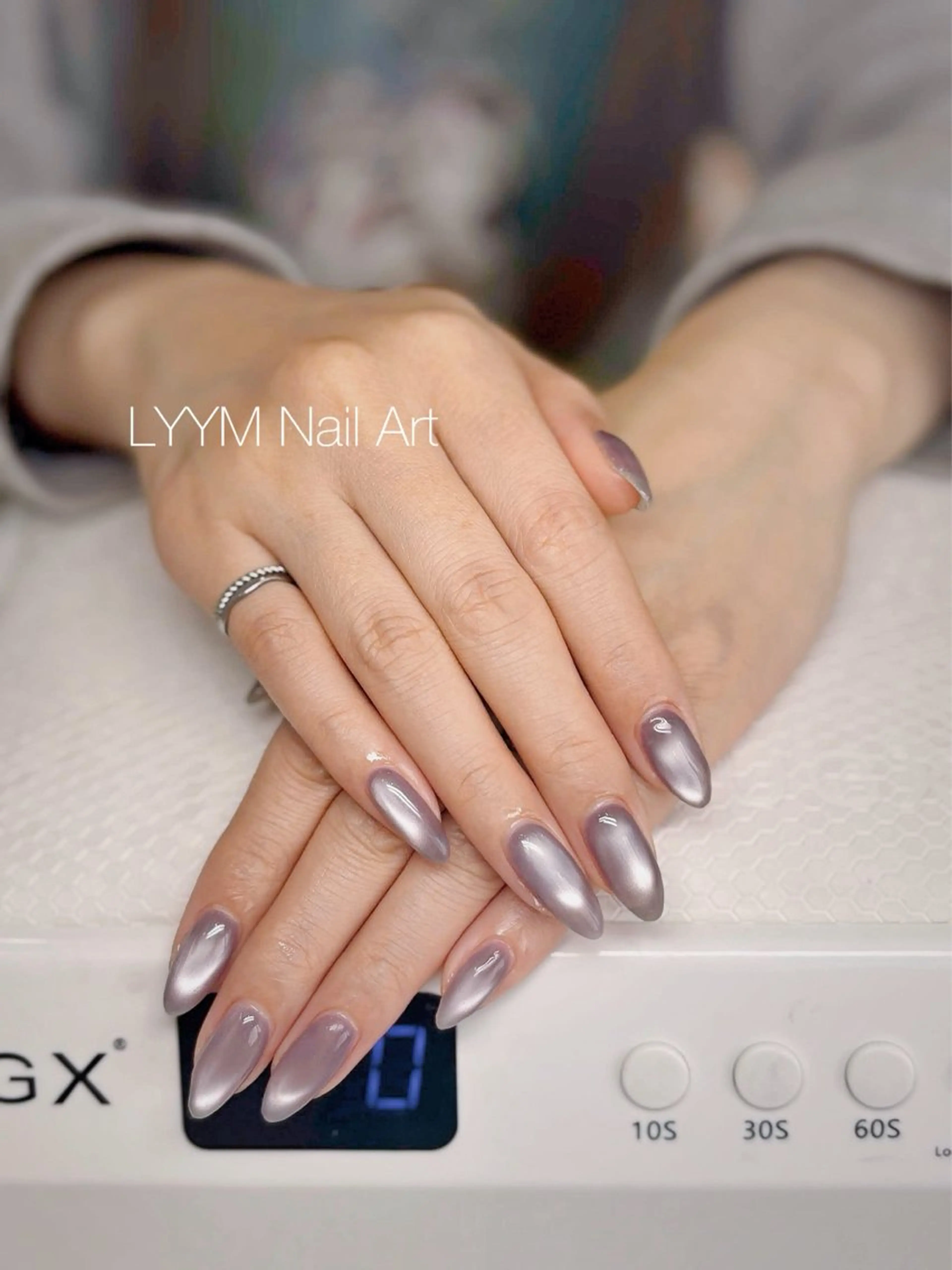 ネイル マグネットネイル マットネイル オフィスネイル シンプルネイル LYYM Salonのネイルデザイン