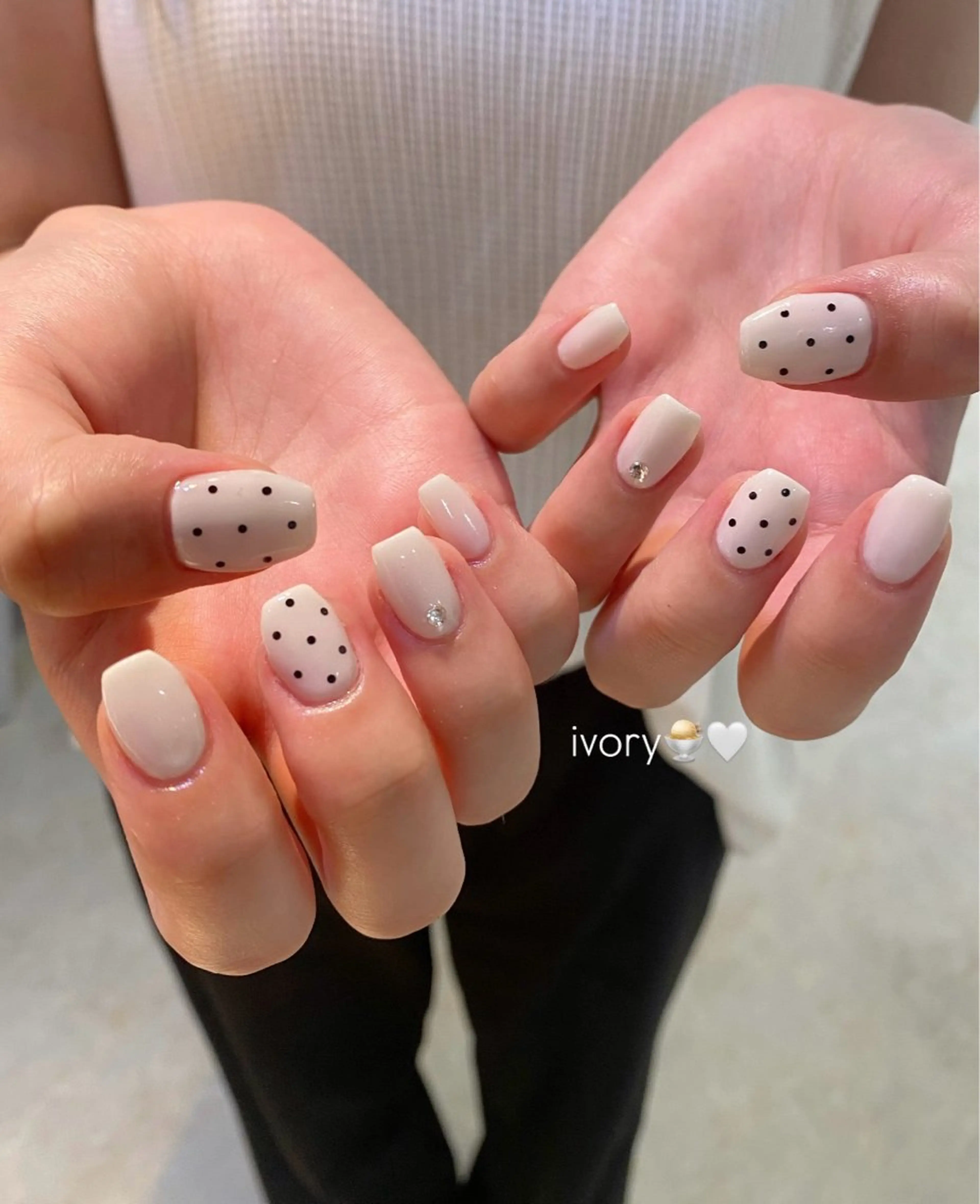 ネイル シンプルネイル ストーンネイル ワンホンネイル フットネイル Bianca 今池店 Nishikawaのネイルデザイン