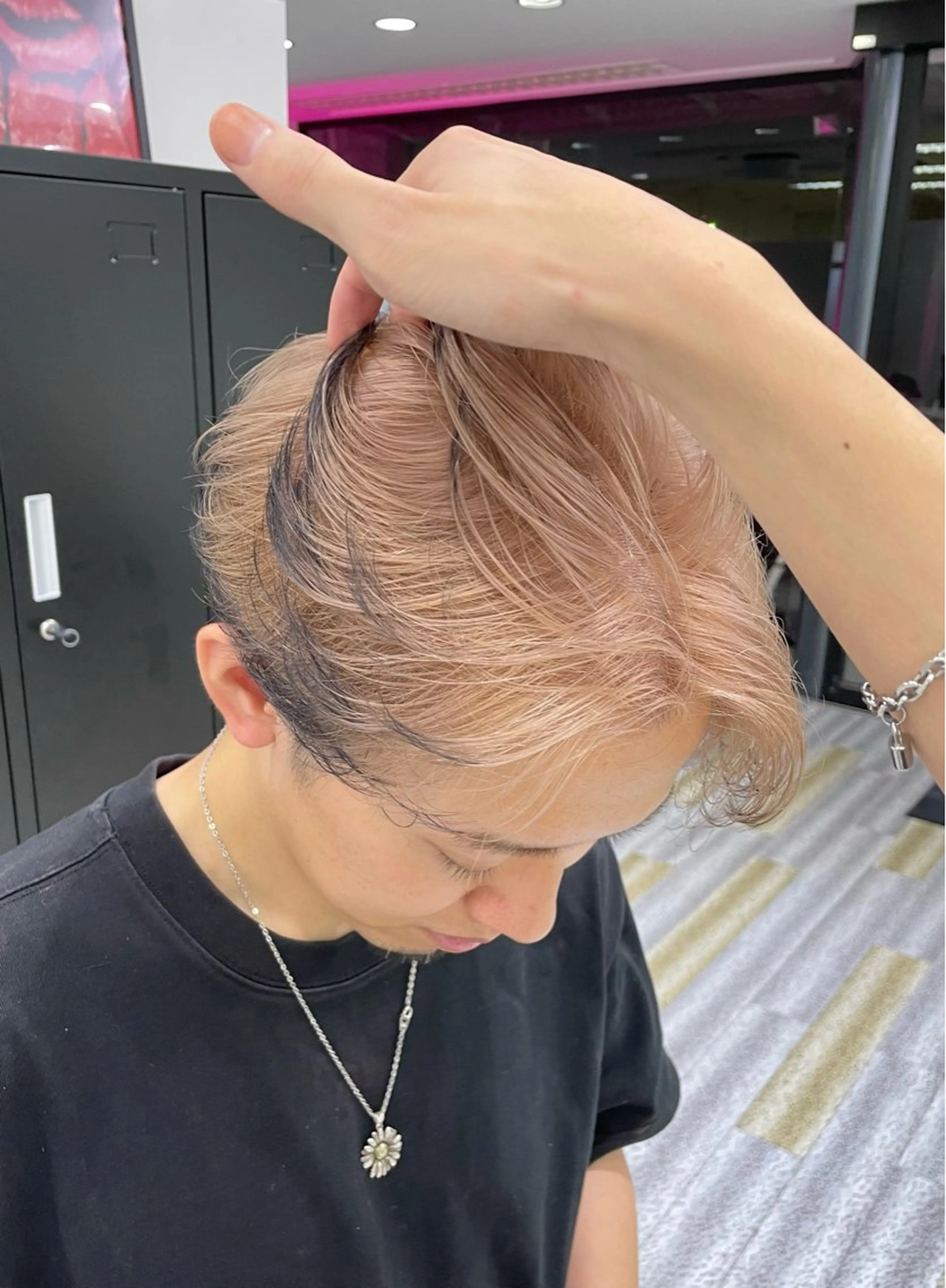 ミディアム カラー メンズ メンズブリーチ ベージュカラー ブリーチ ケアブリーチ デザインカラー カット ヘアカラー 【メンズ特化】岩瀬 武【メンズパーマ】のヘアスタイル