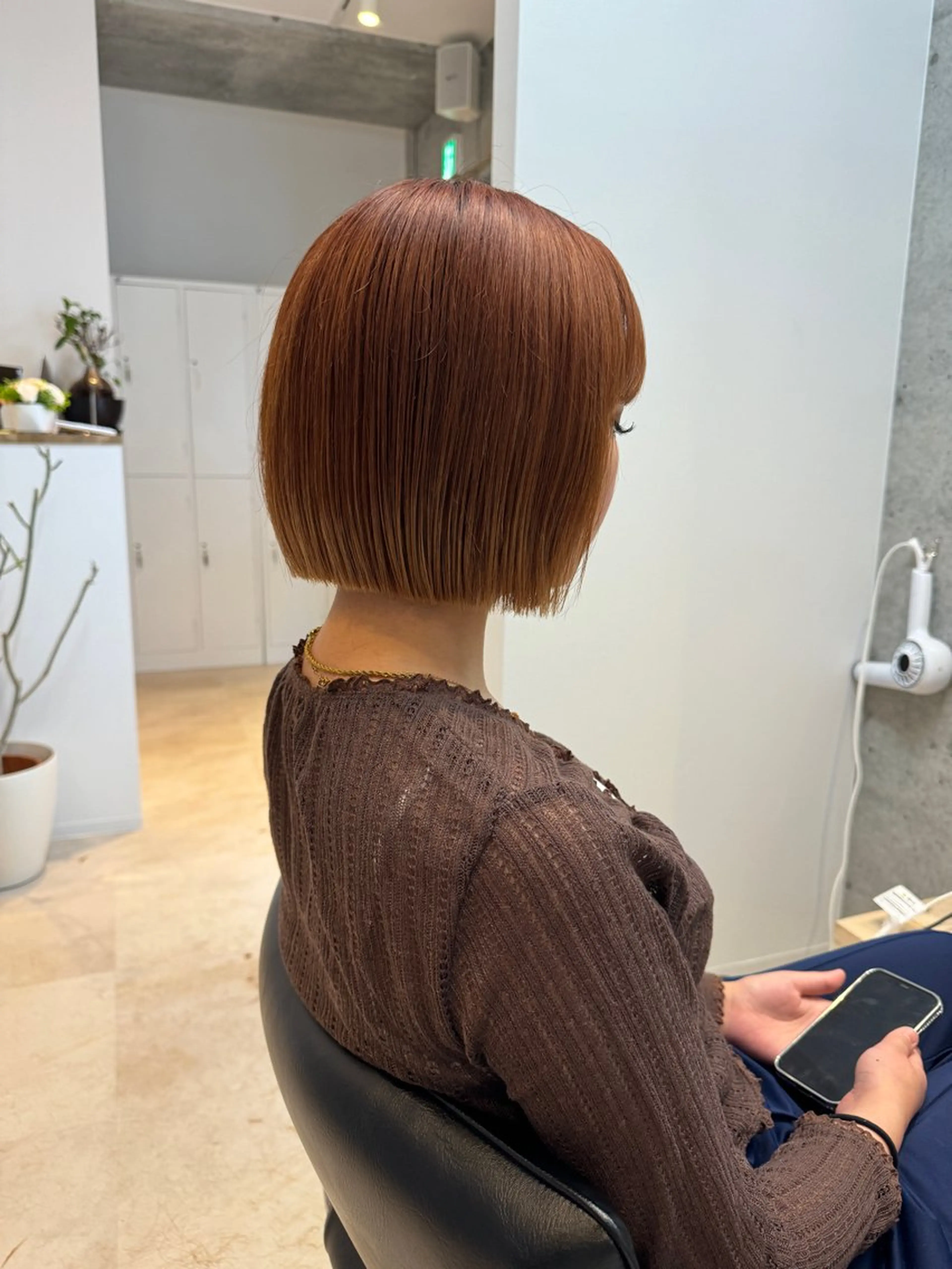 ショート カラー カット トリートメント laff 新宿所属・切りっぱなしボブ レイヤー/縮毛矯正のヘアスタイル